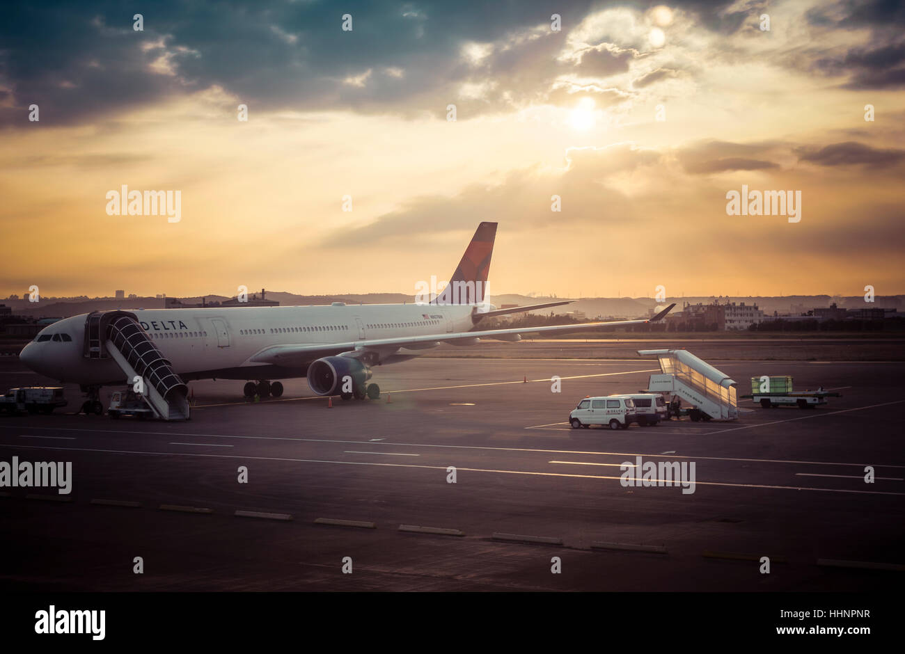 Taiwan Taoyuan International Airport bei Sonnenaufgang, Taoyuan, Taiwan Stockfoto