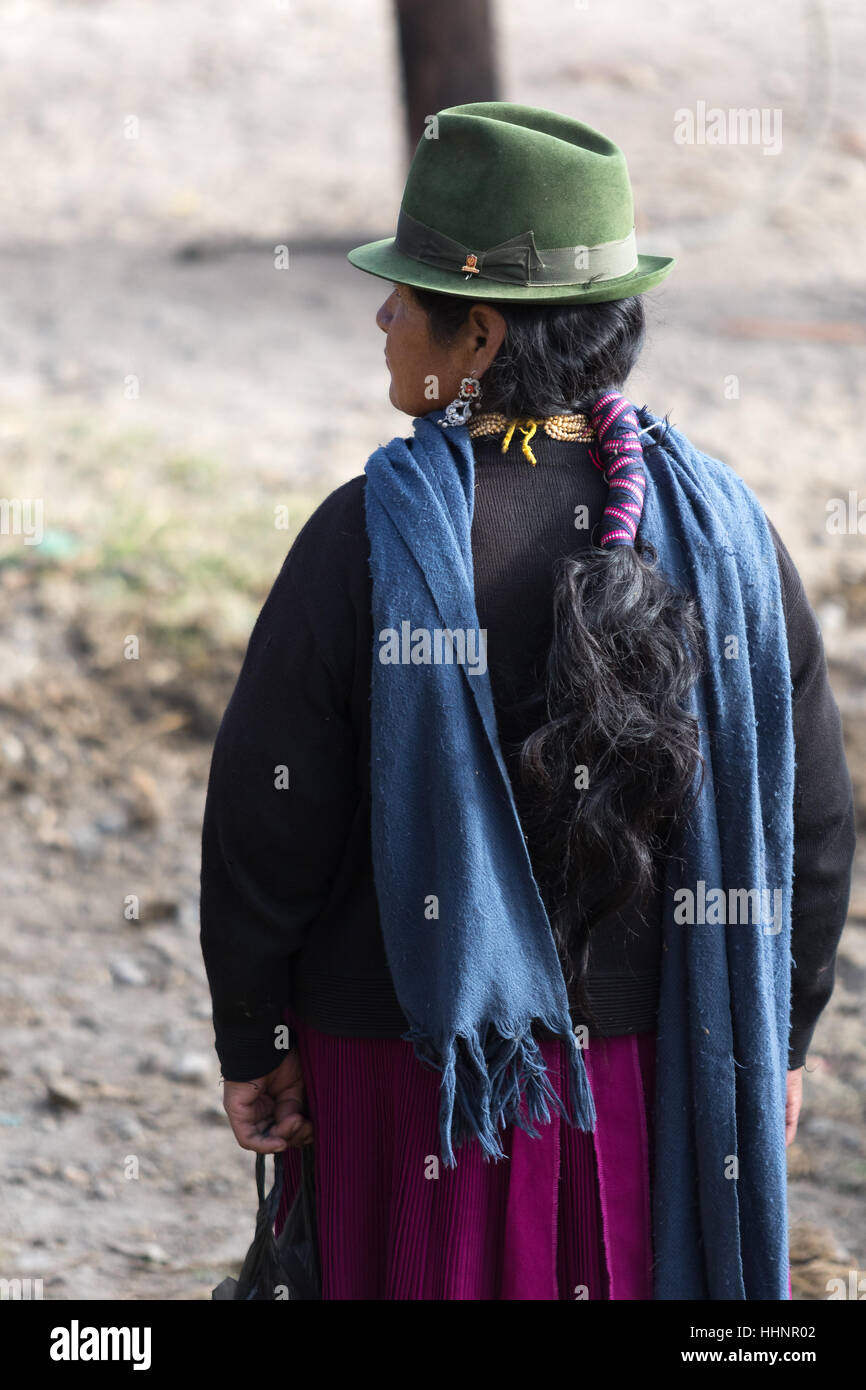 6. August 2016 Otavalo, Ecuador: Weiblich, Frisur, Hut, indigene, Natur, traditionelle, Frau Stockfoto