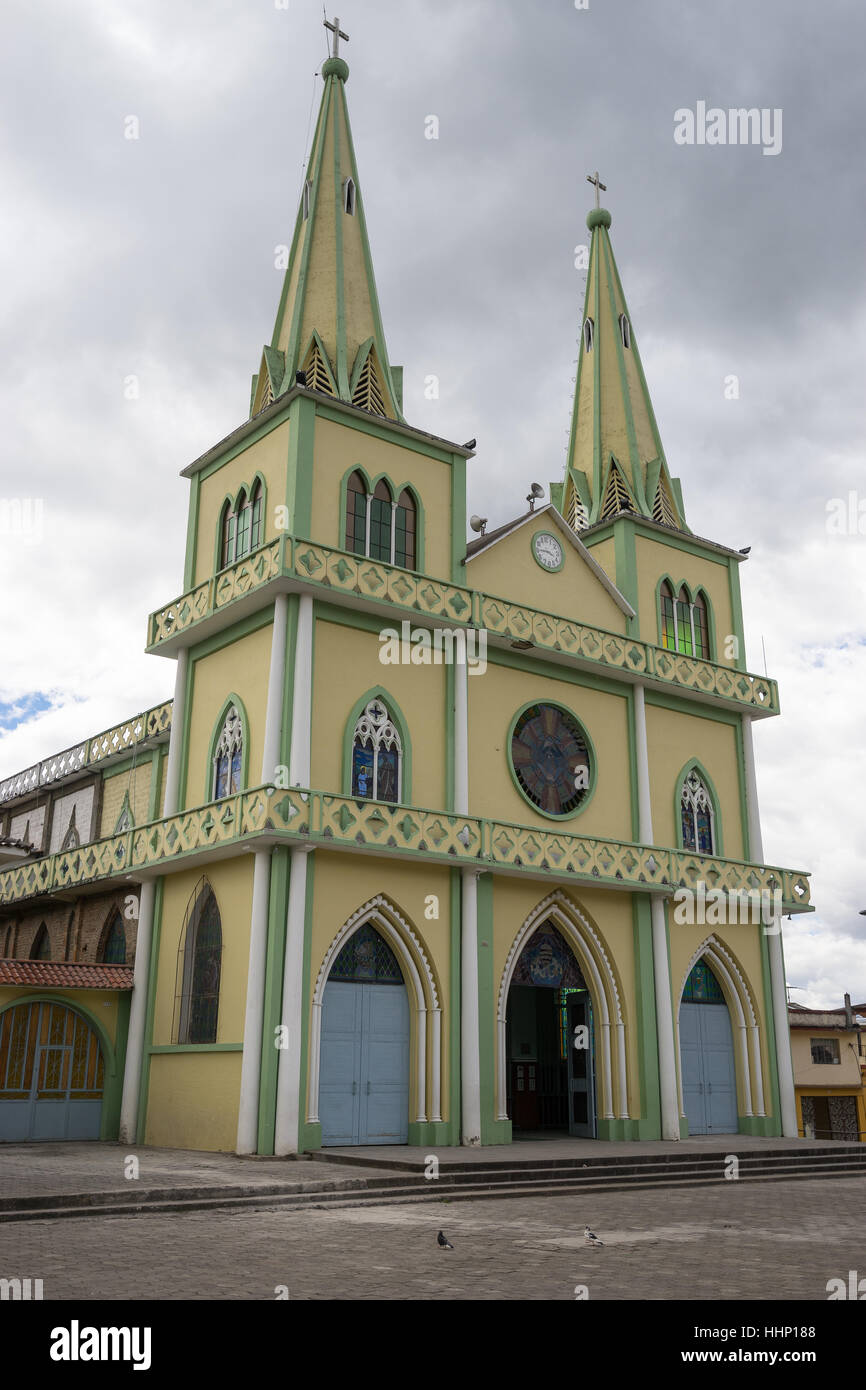 christliche Kirche in der Mitte des Chordeleg Ecuador Stockfoto