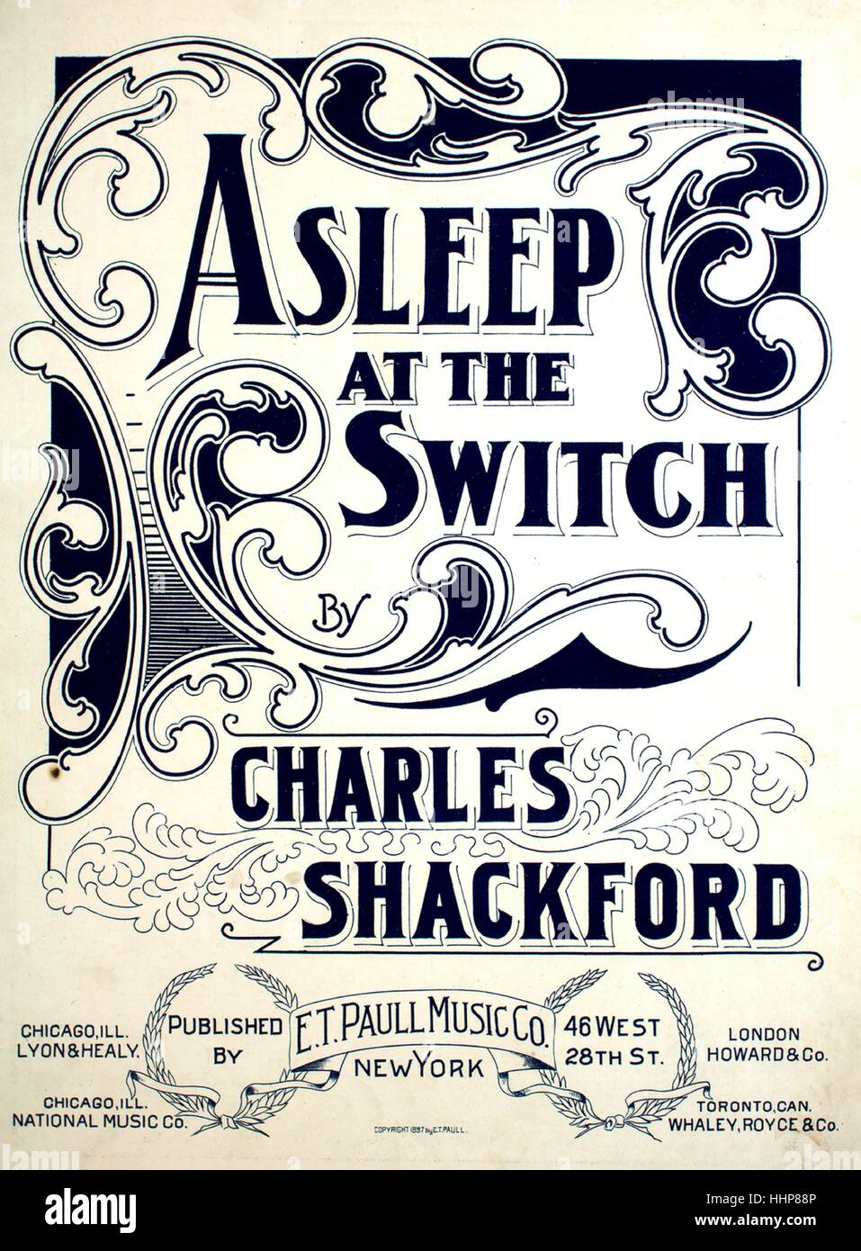 Noten-Cover-Bild des Liedes "Asleep am Schalter", mit ursprünglichen Autorschaft Noten lesen "Von Charles Shackford", USA, 1897. Der Verlag als "E.t. Paull Music Co., 46 West" aufgeführt ist, die Form der Komposition ist "strophische mit Chor", die Instrumentierung ist "Klavier und Stimme", die erste Zeile lautet "The Midnight express wird sein spät hier heute Abend, also sidetrack die Westbound Fracht", und der Abbildung Künstler wird als 'None' aufgeführt. Stockfoto