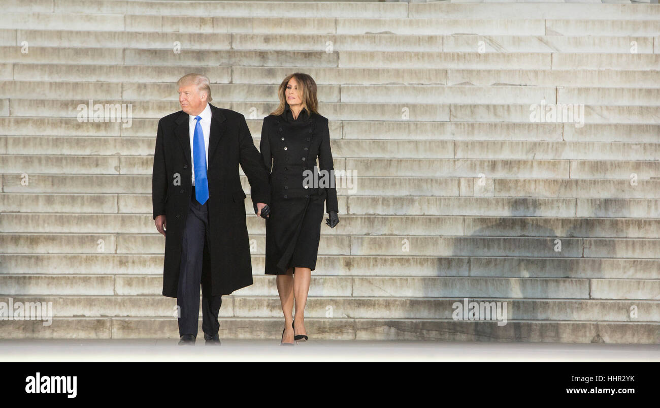 Arlington, USA. 19. Januar 2017. Gewählter Präsident der Vereinigten Staaten Donald J. Trump und Elect FIRST LADY der Vereinigten Staaten erreichen die "machen Amerika große wieder willkommen Festkonzert am Lincoln Memorial in Washington, DC, 19. Januar 2017. Bildnachweis: Chris Kleponis/Pool über CNP - NO-Draht-SERVICE - Foto: Chris Kleponis/Consolidated/Dpa/Alamy Live News Stockfoto