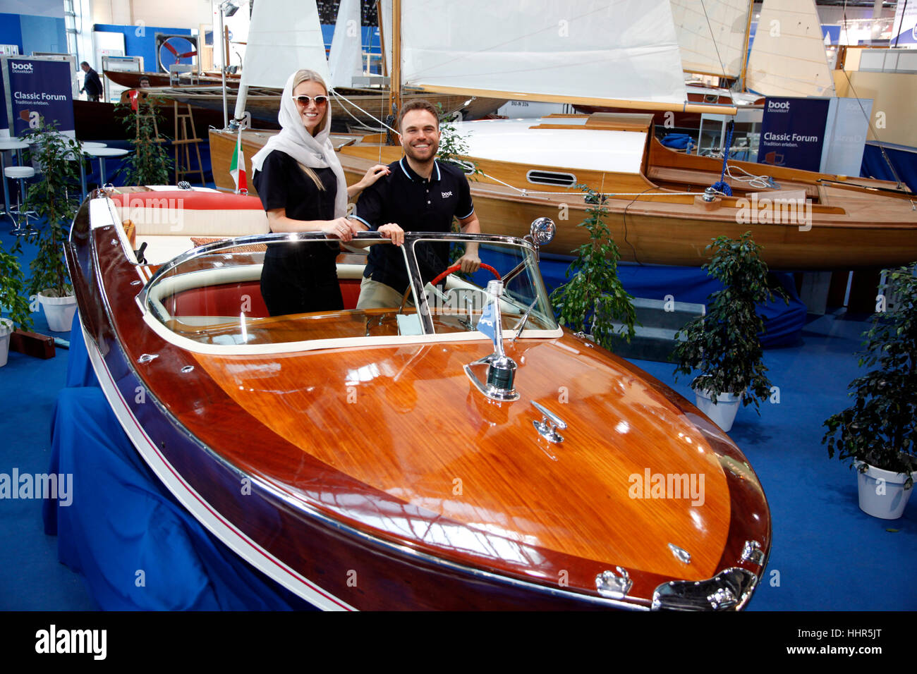 Boot Düsseldorf 2017 - die weltweit größte Segel- und Wasser Sport-Ausstellung.  Im Classic-Forum das Motorboot Riva "Super Florida" aus dem Jahr 1959. Stockfoto