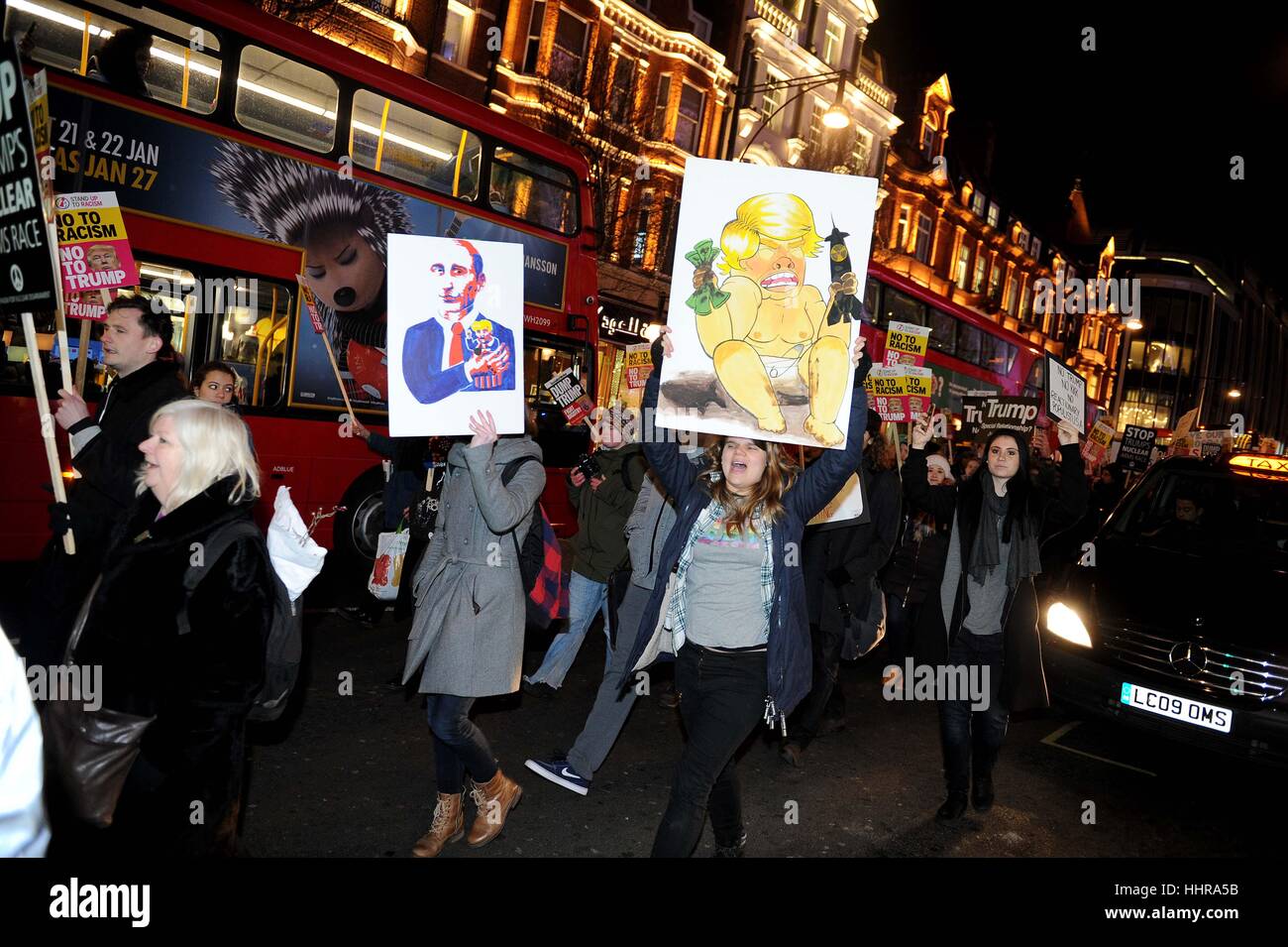 London, UK. 20. Januar 2017. Donald Trump Protest geht auf einen inoffiziellen Marsch durch London von der US-Botschaft in London, UK-Credit: Dorset Media Service/Alamy Live News Stockfoto