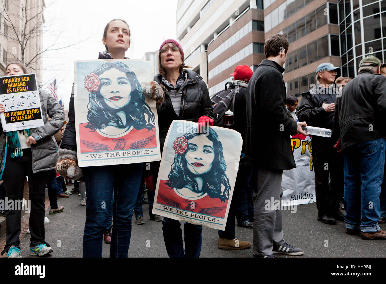 Washington, USA. 20. Januar 2017.  Tausende von Anti-Trump Demonstranten marschieren nur außerhalb der Sicherheitszone der Amtseinführung. Viele Demonstranten stießen mit der Bereitschaftspolizei. Bildnachweis: B Christopher/Alamy Live-Nachrichten Stockfoto