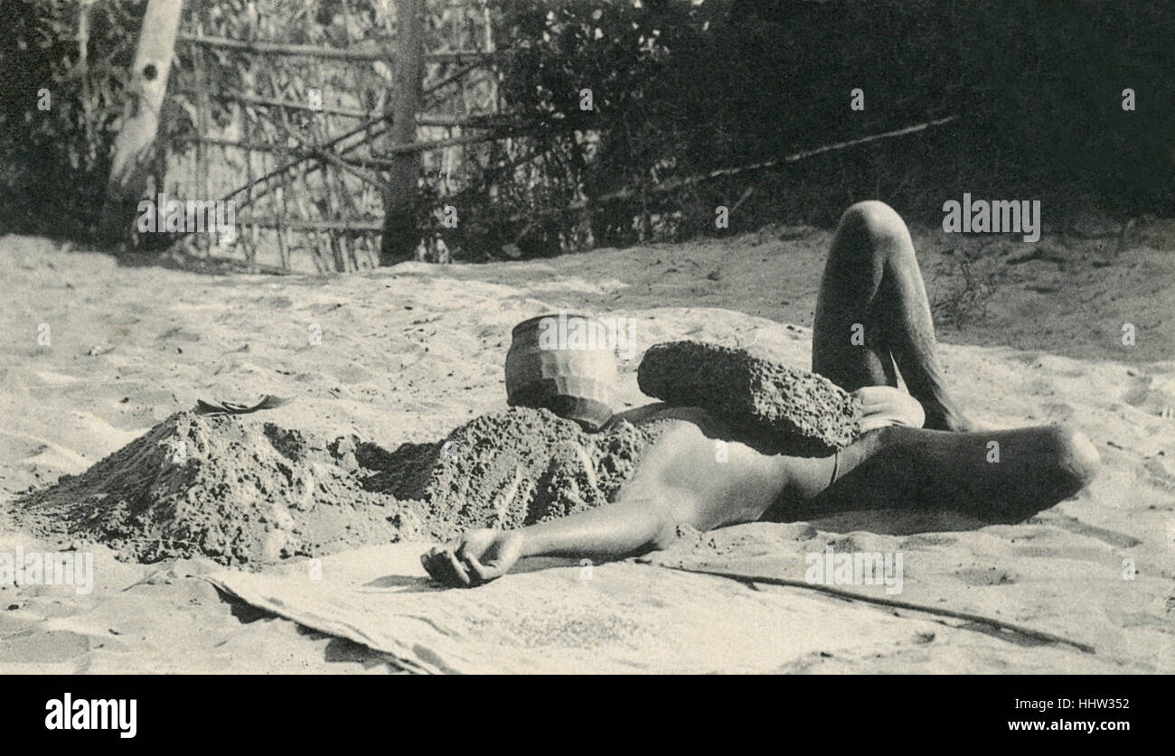 Fakir / Faqir tut Buße bei Puri, Golf von Bengalen, Indien. Stockfoto