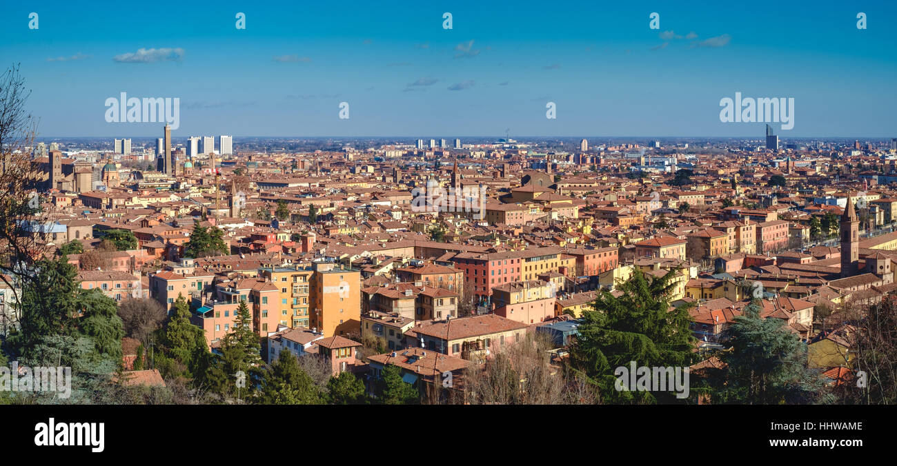 Bologna Stadtbild betrachtet vom Hügel im Süden der Stadt Stockfoto