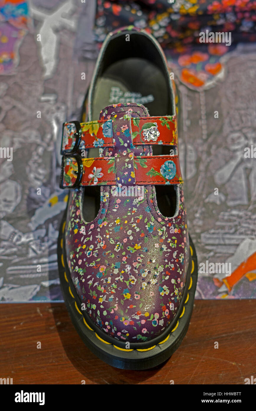 dr martens floral pascal