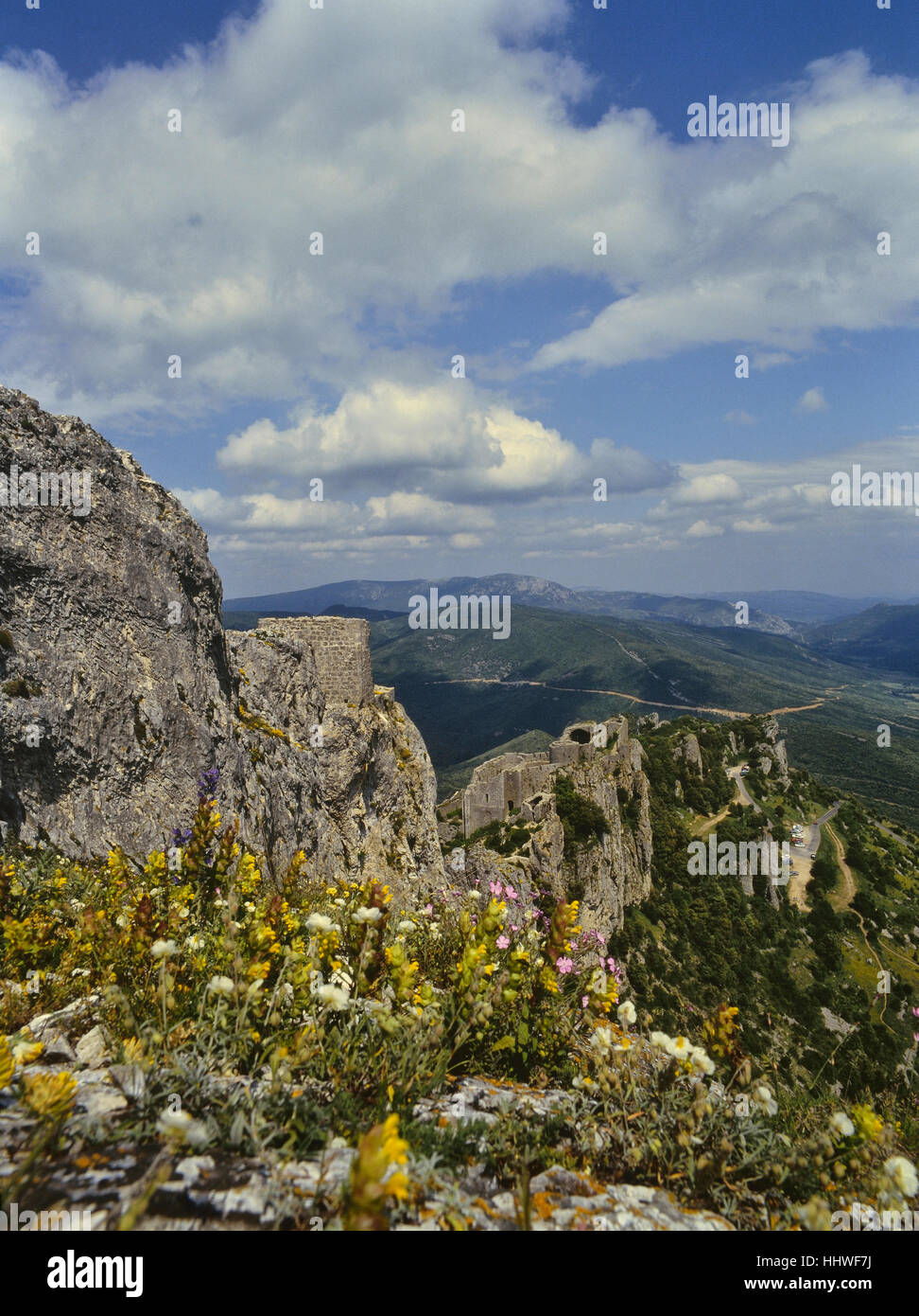 Chateau de Peyrepertuse, Französisch Pyrénées in der Ortschaft Duilhac-sous-Peyrepertuse, Département Aude, Frankreich Stockfoto