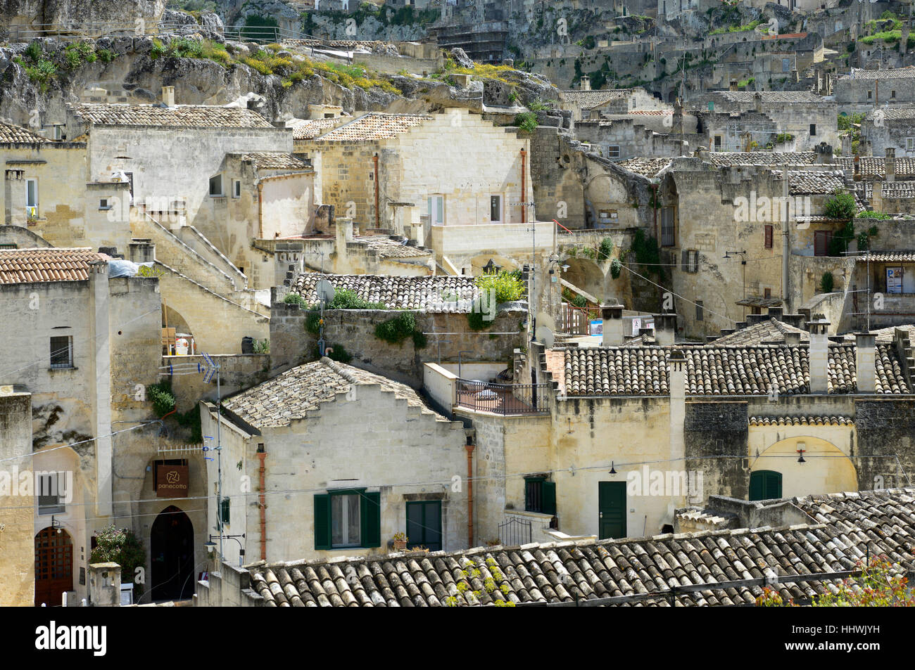 Sassi di Matera, Wohn Zeile im historischen Zentrum, Fassaden der Häuser, Basilikata, Italien Stockfoto