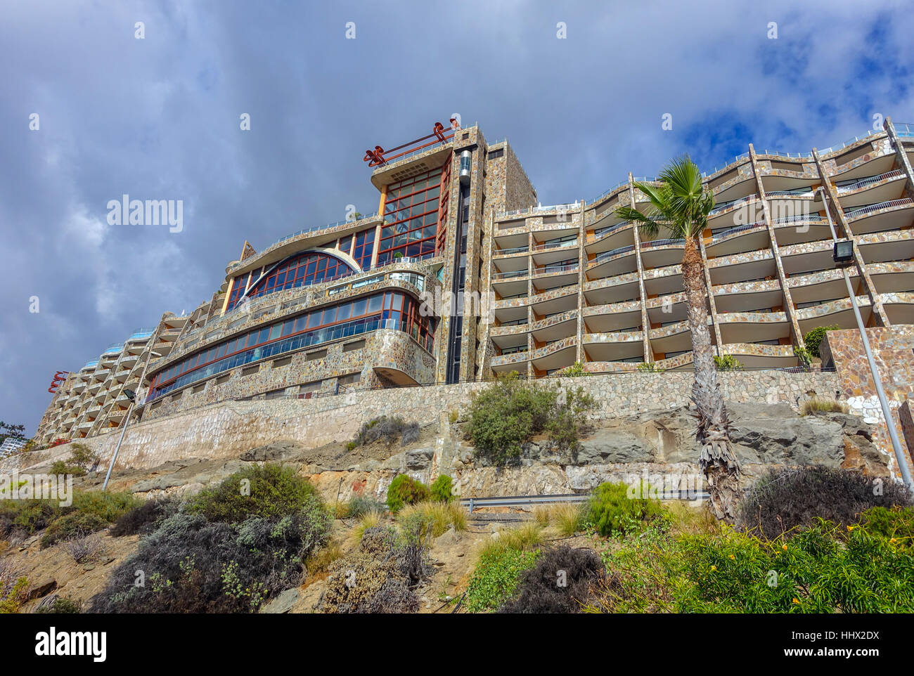 Das beeindruckende Gloria Palace Amadores Thalasso Hotel auf den Klippen, Puerto Rico, Gran Canaria Stockfoto