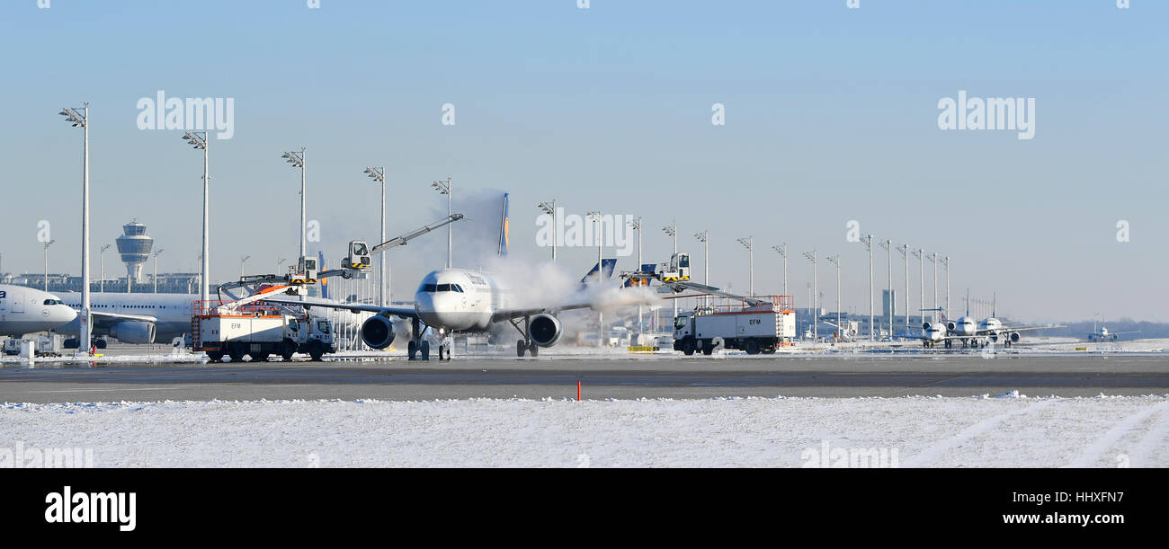 Lufthansa, Airbus, A 321, Winter, Schnee, Eis, Eis, kalt, Wetter, Enteisung von Flugzeugen, Enteisung, de-icing, Flughafen München, München Stockfoto