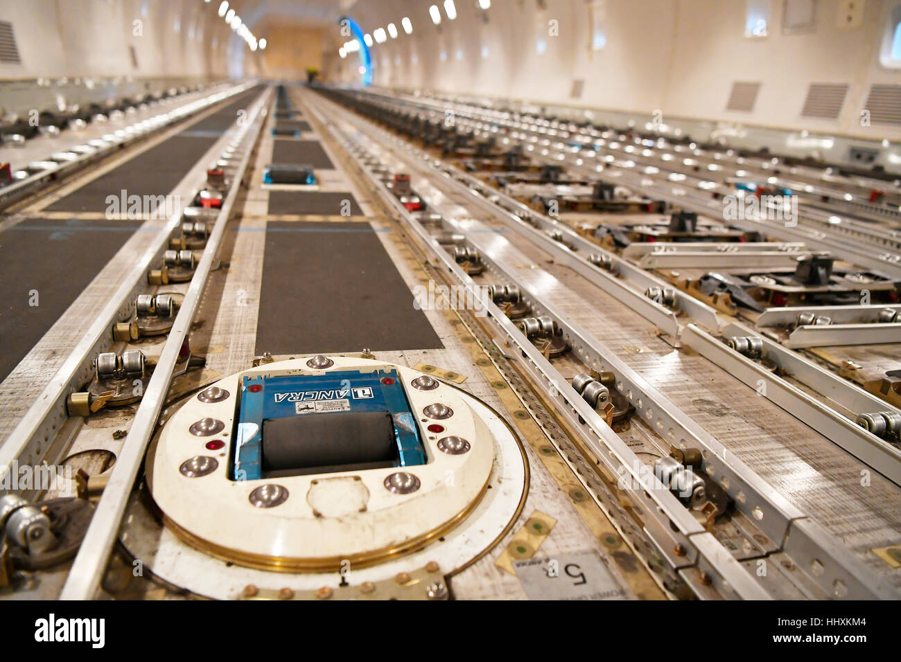 FREIGTH, Fracht, Fläche, Raum, Raum, Station, Flugzeug, Flugzeuge, Frachter, Schienen, Halter, Container, box, laden, Boeing B-747 Stockfoto