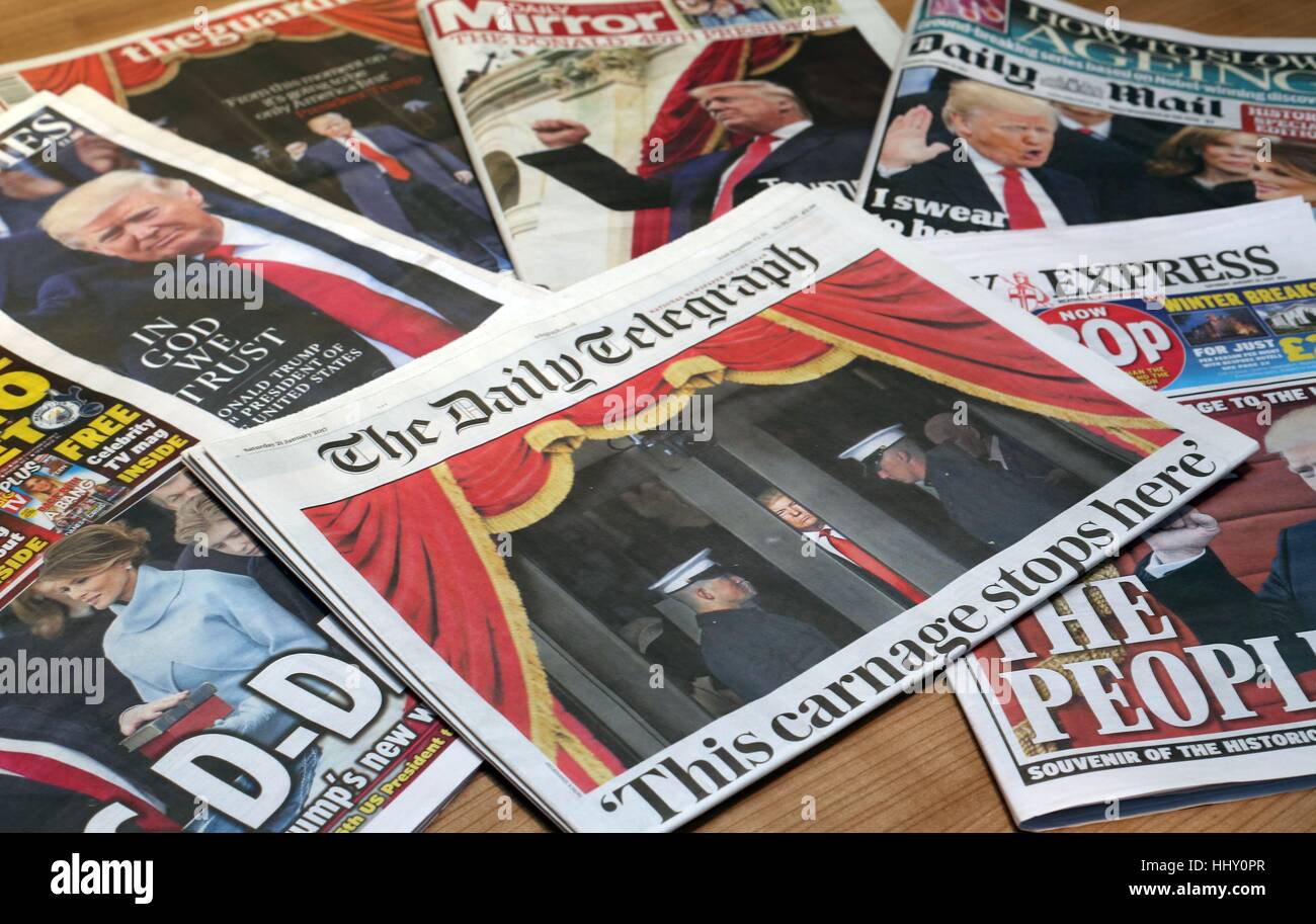 Titelseiten der Tageszeitungen, die Berichterstattung über die Eröffnung der US-Präsident Donald Trump. Stockfoto