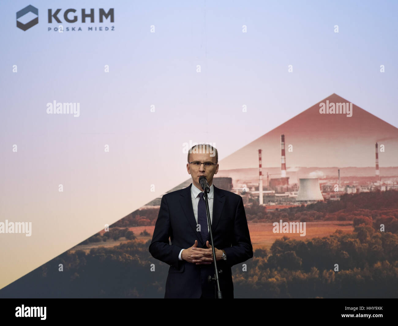 GLOGOW, Polen - 20. Januar 2017: Vorsitzender der KGHM Polska Miedz Radoslaw Domagalski-Labedzki bei der offiziellen Eröffnung der neuen Produktionslinie Stockfoto