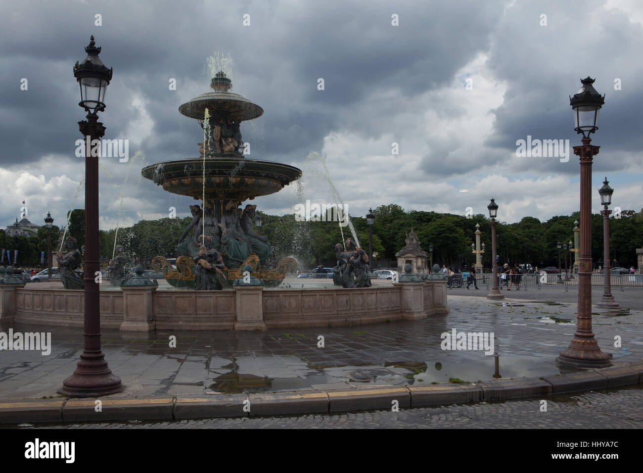 Brunnen der Flüsse (1840), entworfen von Französisch Architekt Jacques Ignace Hittorff in Place De La Concorde in Paris, Frankreich. Stockfoto