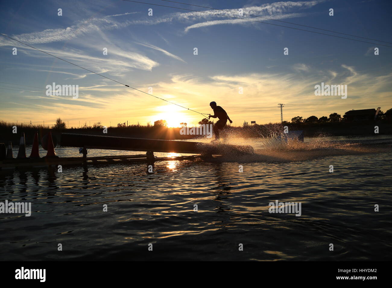 Sonnenuntergang Wakeboard-Sitzung im Alpipark. Stockfoto