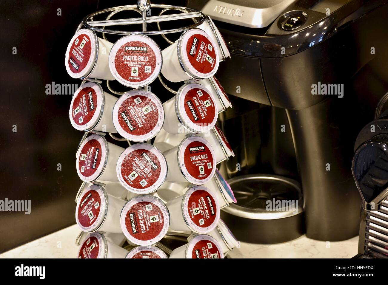 Generische Keurig K Cups in einem Rack K-cup Stockfoto