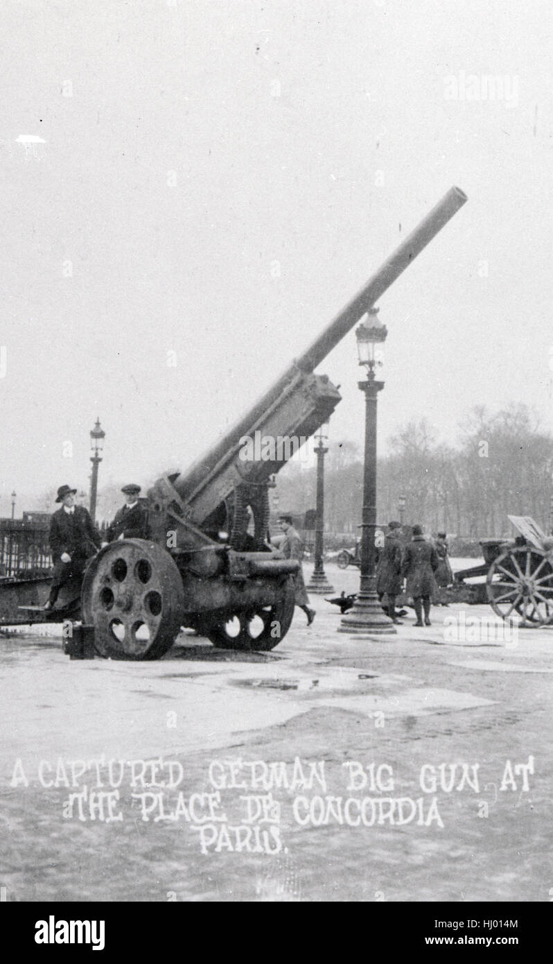 Antike c1919 Foto, A erfasst deutsche Big Gun an der Place De La Concorde in Paris. Stockfoto