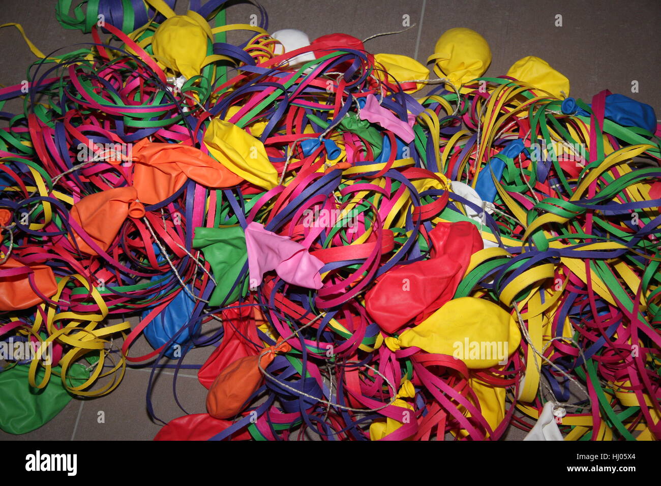 Euro, Europa, Party, Feier, Krise, Depression, Ballons, Katerstimmung, Stockfoto