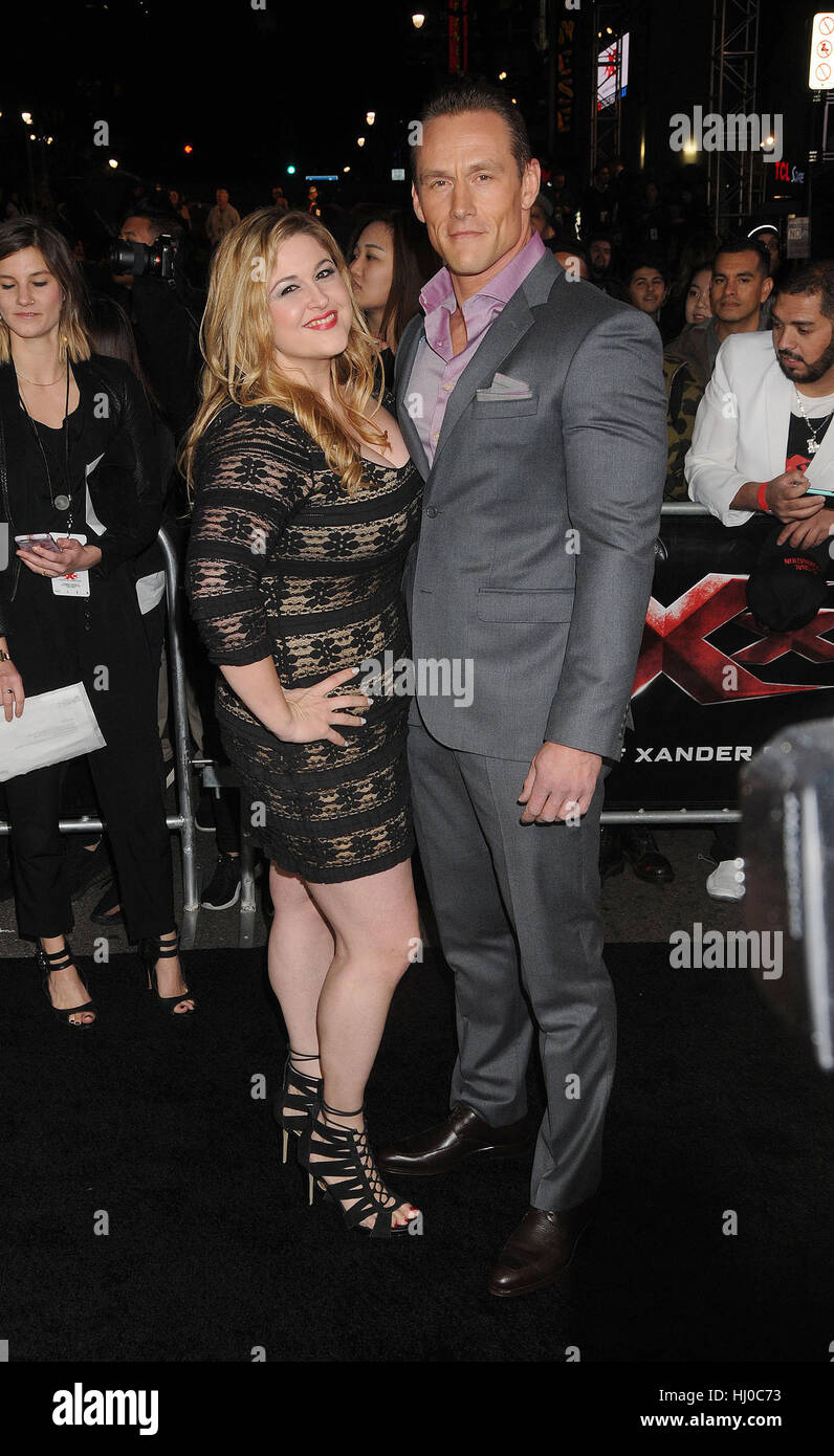 Hollywood, USA. 19. Januar 2017. Schauspieler Andrey Ivchenko und Becky Poliakoff "XXX - Return of Xander Cage" premiere auf dem TCL Chinese Theater, Hollywood statt. Bildnachweis: Paul Fenton/ZUMA Draht/Alamy Live-Nachrichten Stockfoto