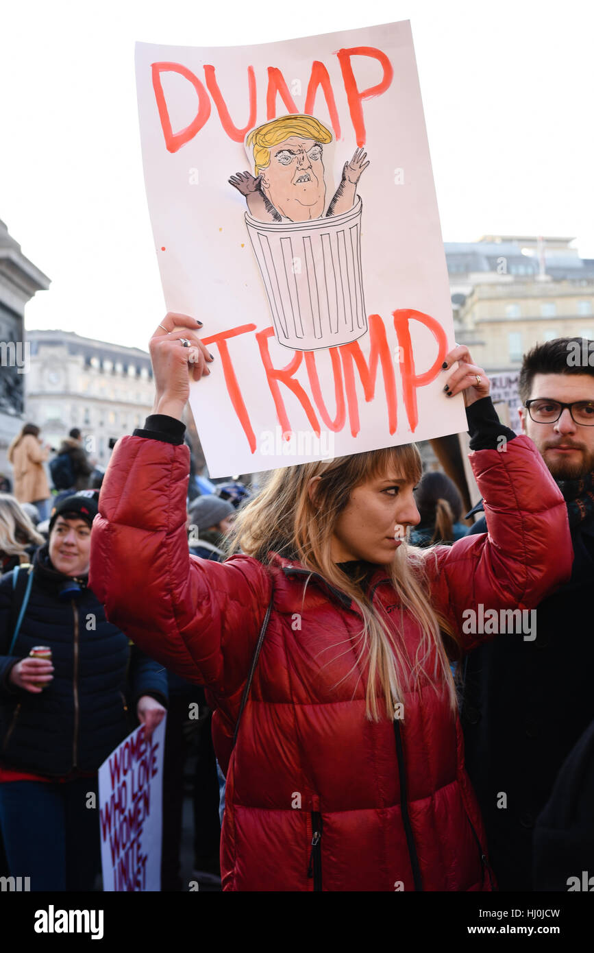 London, UK. 21. Januar 2017. Tausende von Demonstranten nahmen an der Frauen März im Zentrum von London gegen Donald Trump. Der Marsch begann in der US-Botschaft in Grosvenor Square und beendete mit einer großen Kundgebung am Trafalgar Square. Bildnachweis: Jacob Sacks-Jones/Alamy Live-Nachrichten. Stockfoto