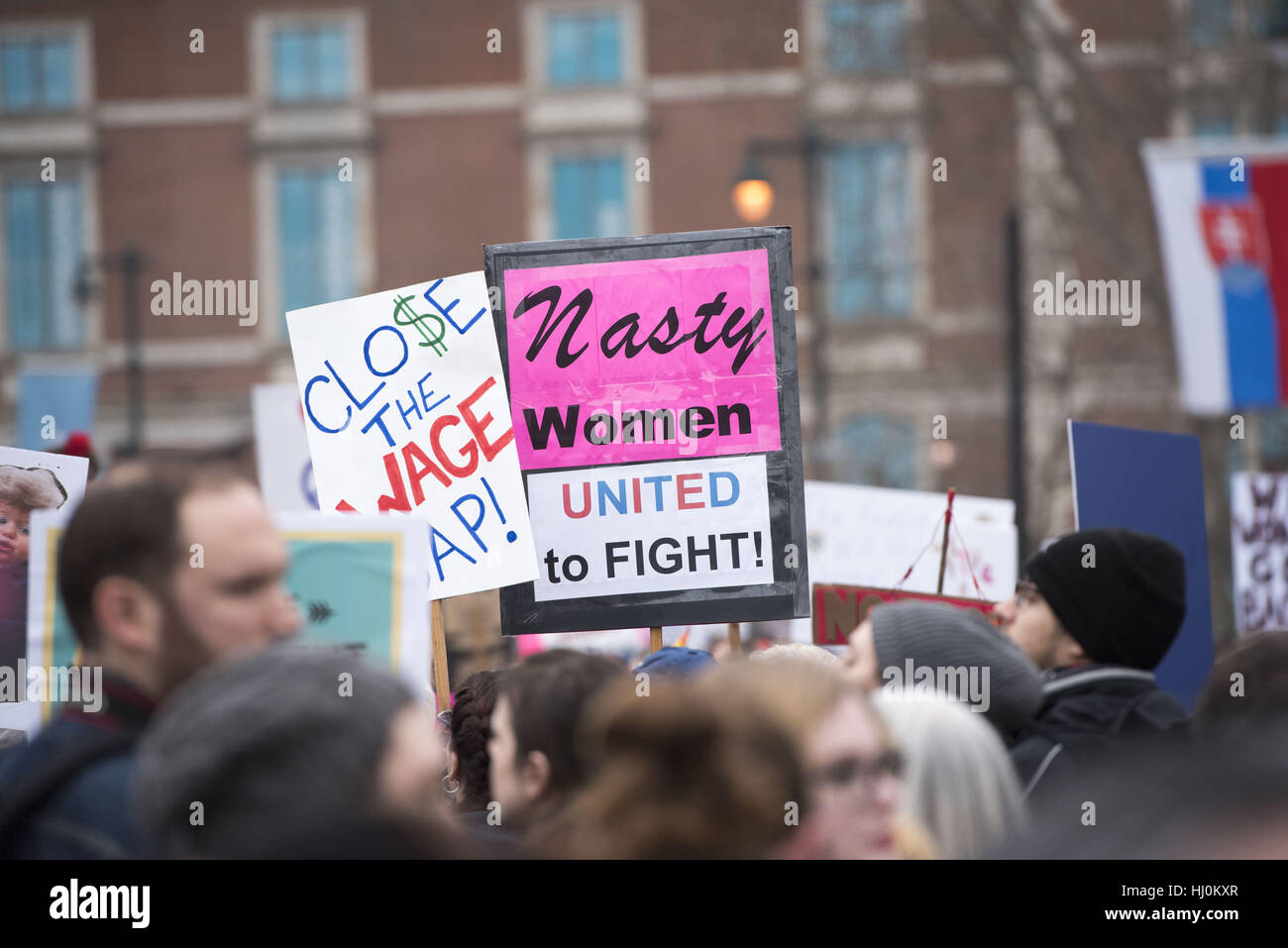 Philadelphia, Pennsylvania, USA. 21. Januar 2017. Demonstranten bei der Frauen März auf Philadelphia Tausende von Demonstranten marschierten von Logans Kreis, Oval Eakins am Benjamin Franklin Parkway in Philadelphia Pa Credit: Ricky Fitchett/ZUMA Draht/Alamy Live News Stockfoto