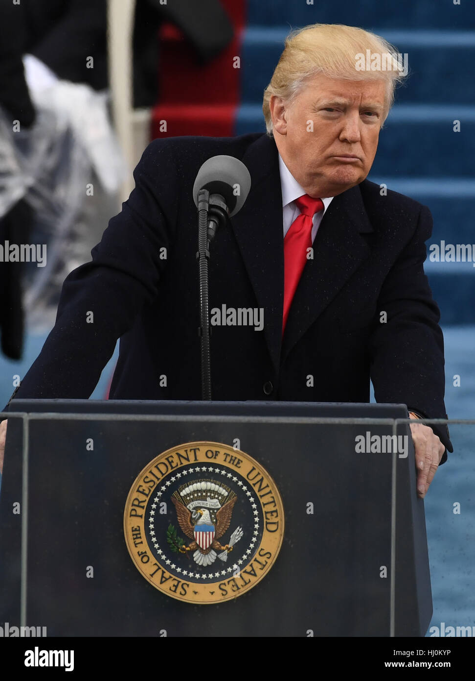 Präsident Donald Trump liefert seine Antrittsrede bei der Einweihung am 20. Januar 2017 in Washington, DC Trump wurde der 45. Präsident der Vereinigten Staaten. Foto von Pat Benic/UPI - kein Draht-SERVICE - Foto: Pat Benic/Consolidated/Dpa Stockfoto