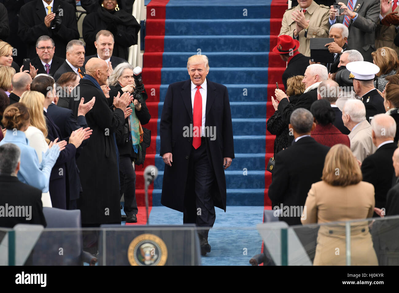 Präsident elect Trump kommt aus seiner Amtseinführung am 20. Januar 2017 in Washington, DC Trumpf der 45. Präsident der Vereinigten Staaten wird. Foto von Pat Benic/UPI - kein Draht-SERVICE - Foto: Pat Benic/Consolidated/Dpa Stockfoto