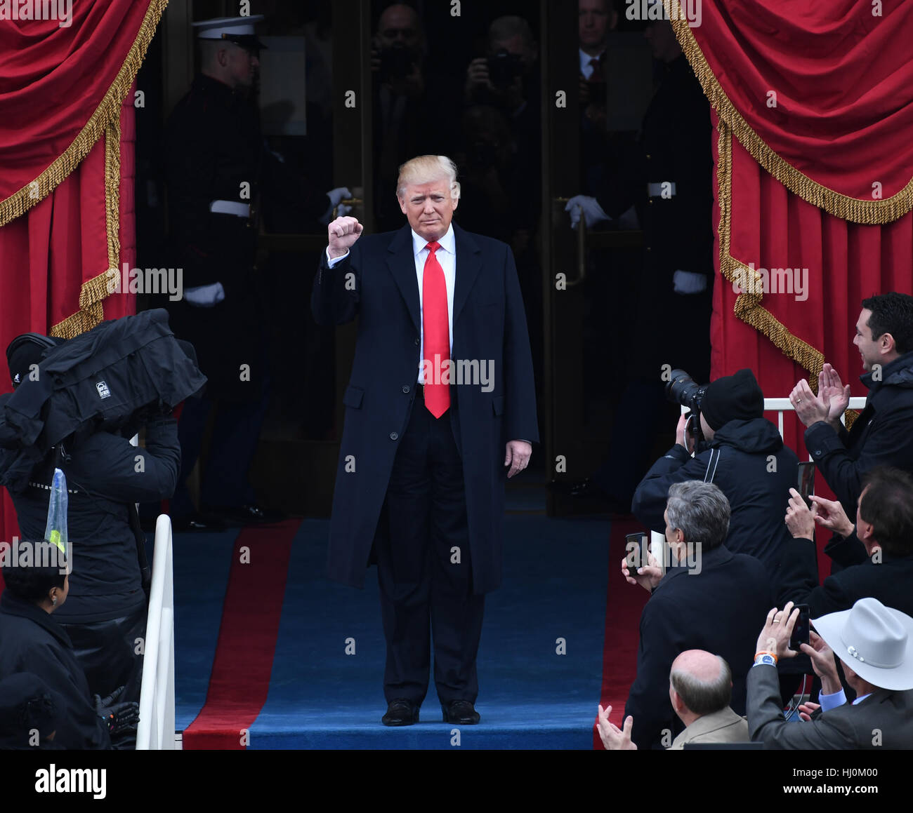 Präsident elect Trump kommt aus seiner Amtseinführung am 20. Januar 2017 in Washington, DC Trumpf der 45. Präsident der Vereinigten Staaten wird. Foto von Pat Benic/UPI - kein Draht-SERVICE - Foto: Pat Benic/Consolidated/Dpa Stockfoto