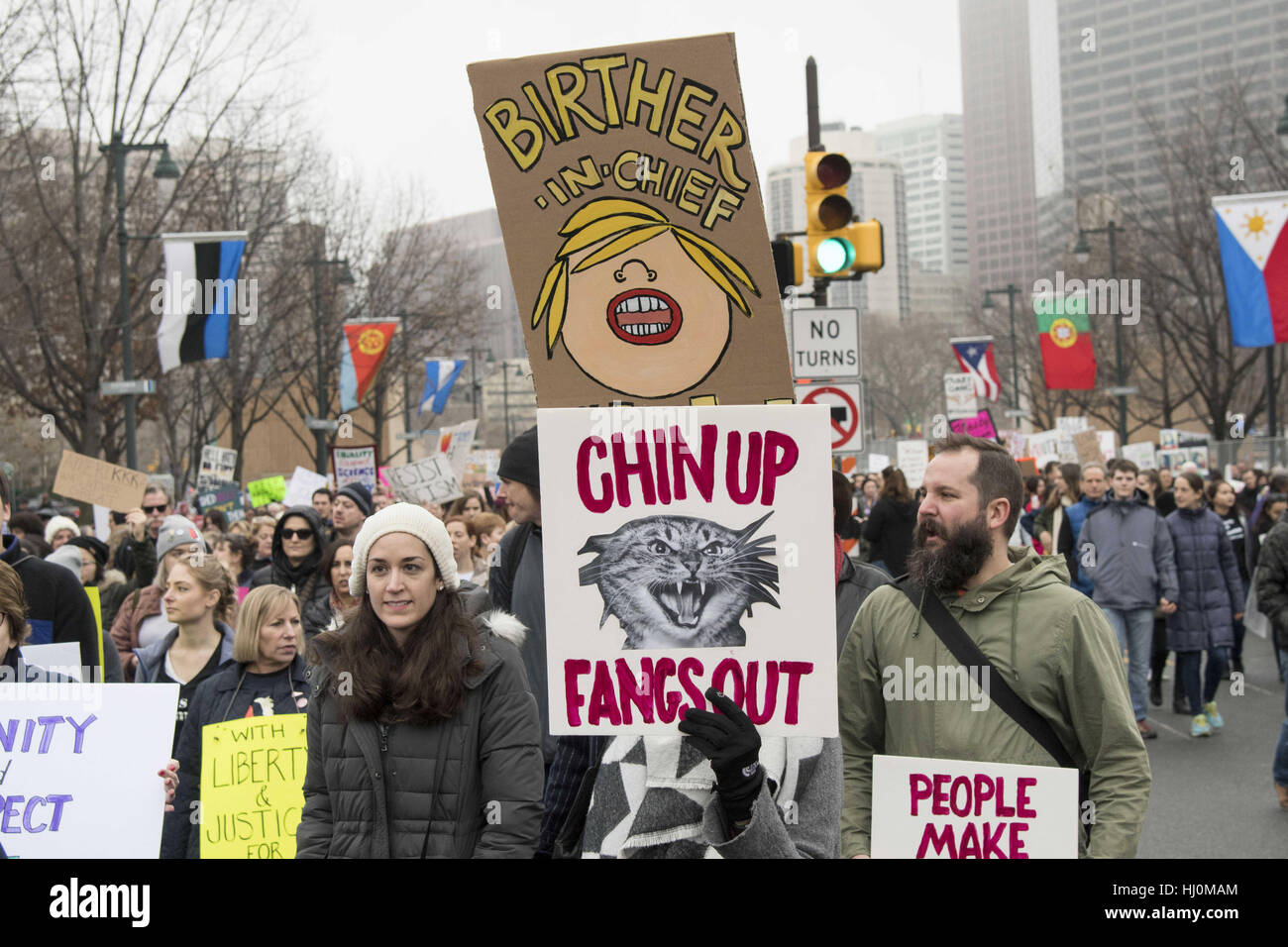 Philadelphia, Pennsylvania, USA. 21. Januar 2017. Demonstranten bei der Frauen März auf Philadelphia Tausende von Demonstranten marschierten von Logans Kreis, Oval Eakins am Benjamin Franklin Parkway in Philadelphia Pa Credit: Ricky Fitchett/ZUMA Draht/Alamy Live News Stockfoto