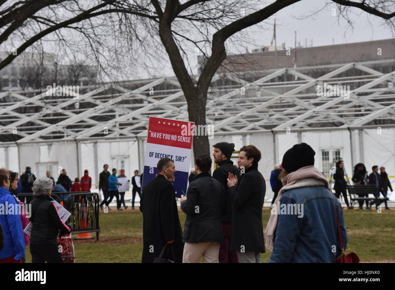 Washington, USA. 21. Januar 2017. Demonstranten marschieren im Frauen März auf Washington Washington DC Credit: Carlos Romero Talamas/Alamy Live News Stockfoto