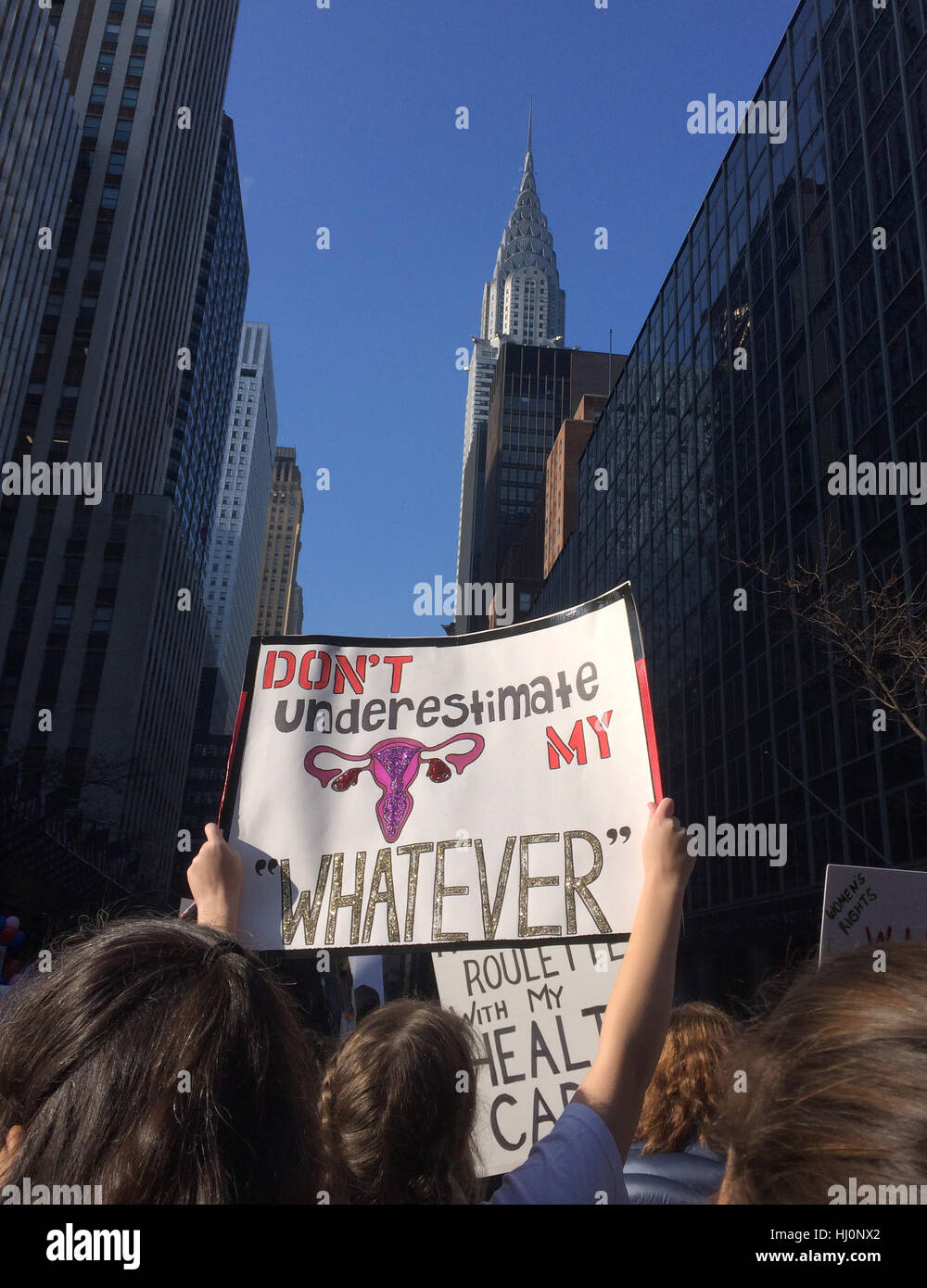 New York, USA. 21. Januar 2017. Frauen März in New York City am Tag nach der Amtseinführung von Präsident Donald Trump. Bildnachweis: Ellen McKnight/Alamy Live-Nachrichten Stockfoto