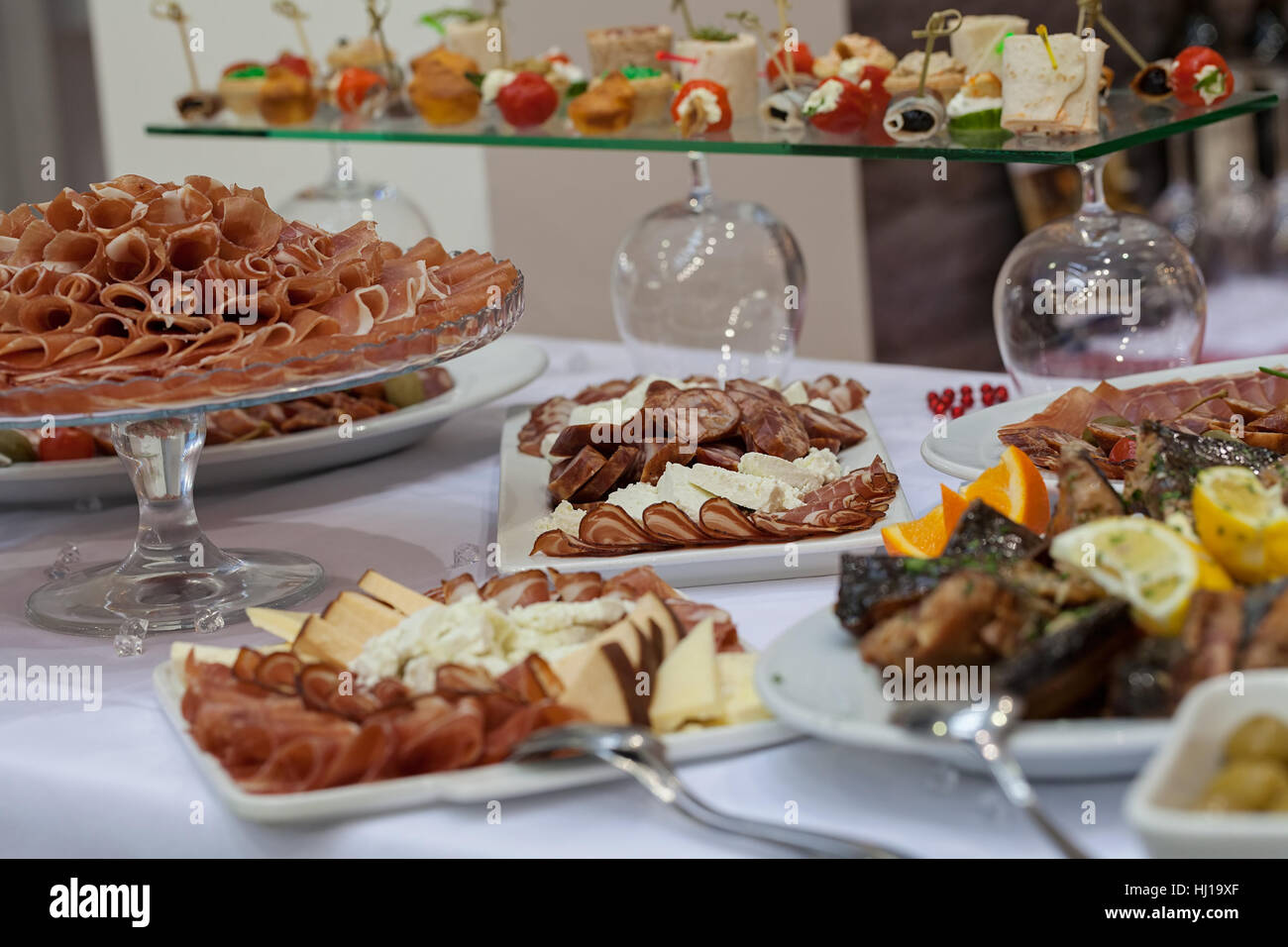 Schwedischen Tisch, geringe Schärfentiefe Hinweis dekoriert Stockfoto