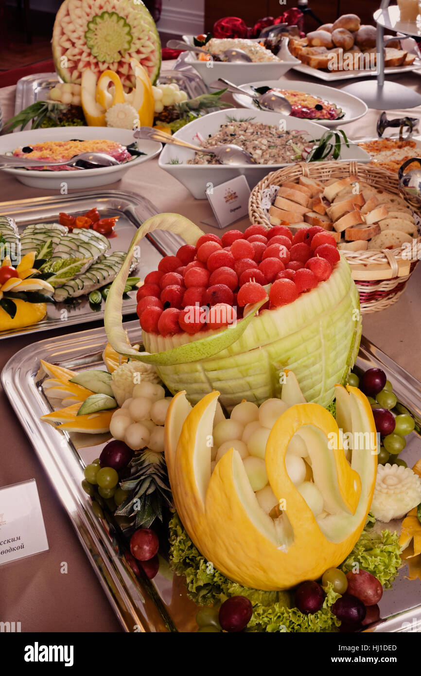 Schwedischen Tisch, geringe Schärfentiefe Hinweis dekoriert Stockfoto
