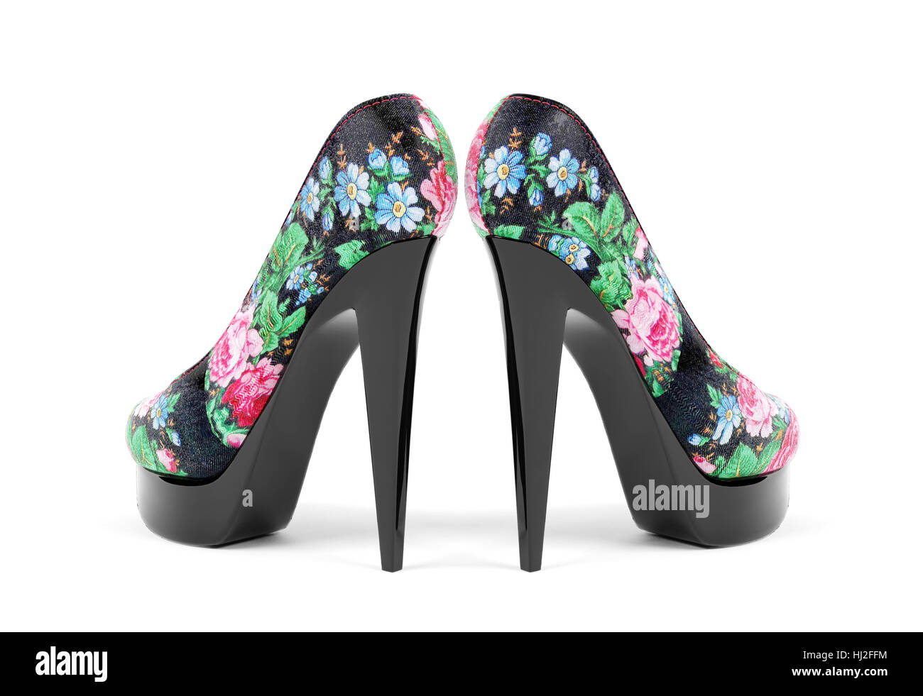 Weibliche High Heels mit Blumen Muster auf weißem Hintergrund,  Vorderansicht Stockfotografie - Alamy