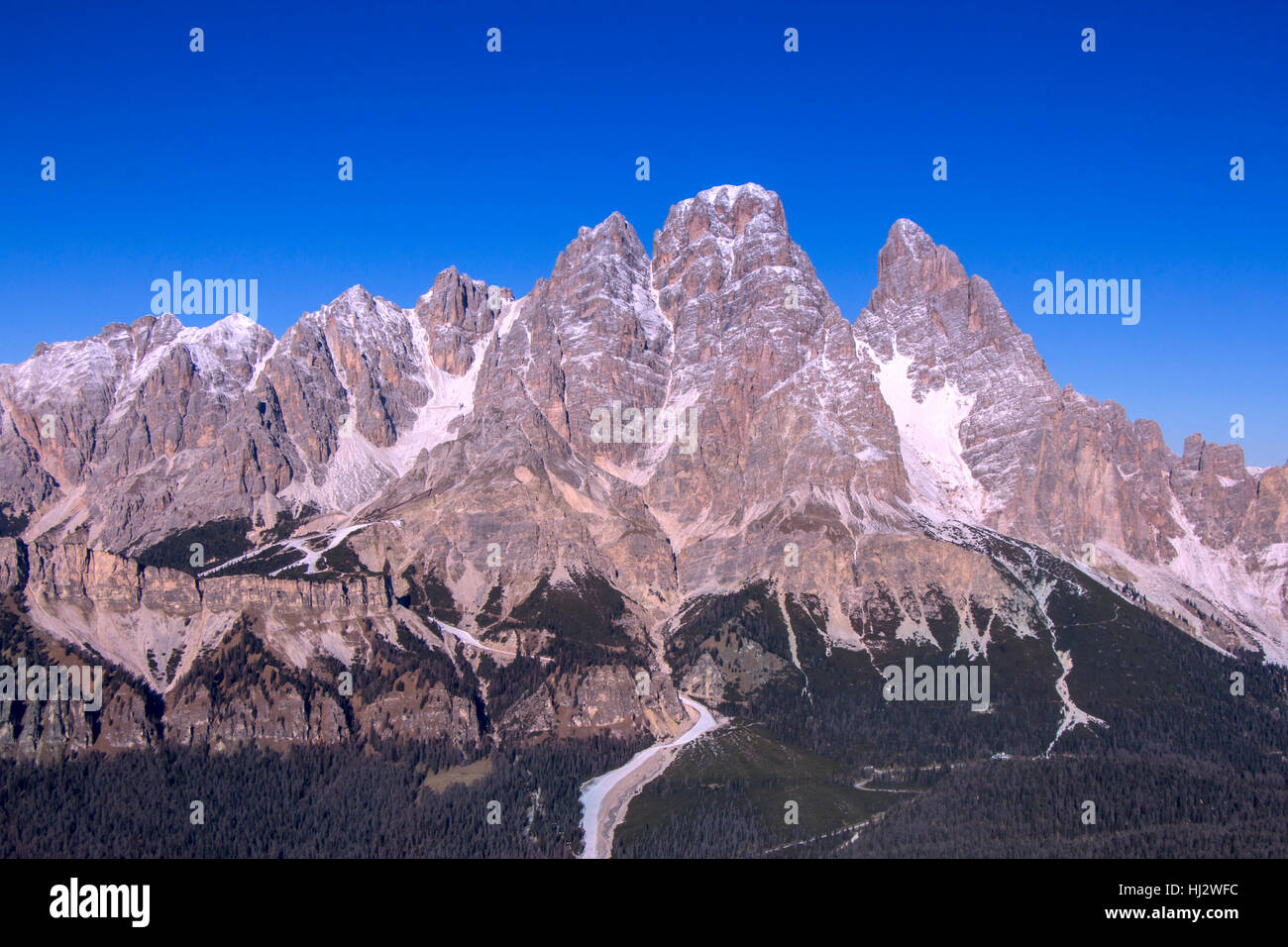 Panorama der Dolomiten Berge rund um berühmte Skigebiet Cortina d Ampezzo Italien Stockfoto