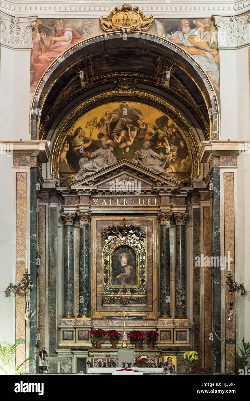 Rom. Italien. Kirche von Santa Maria della Pace, der Hochaltar von Carlo Maderno (1614) entwickelt, um das ehrwürdige Symbol th Rahmen Stockfoto