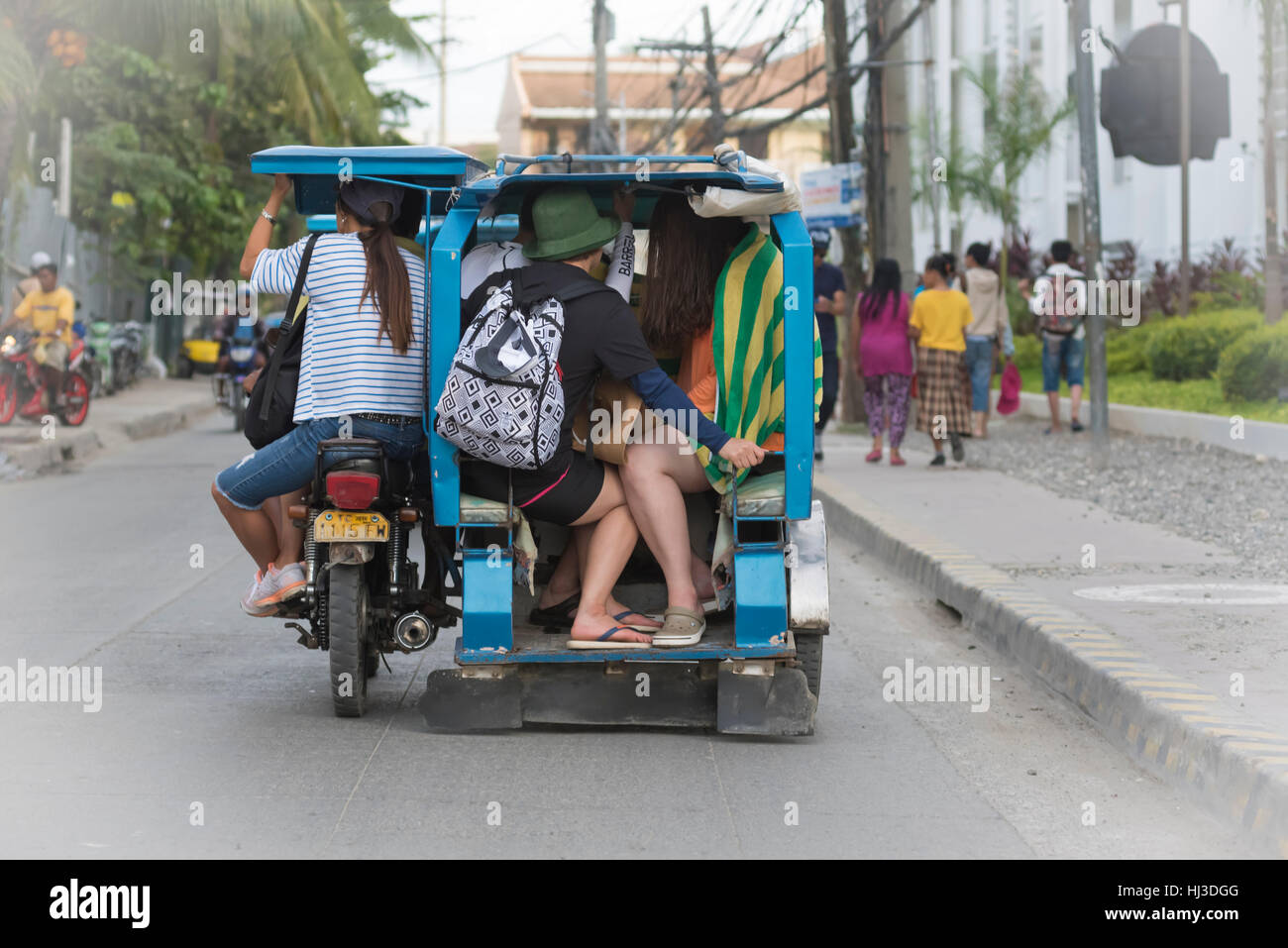 Trike fahren auf Boracay Straßen überfüllt Stockfoto