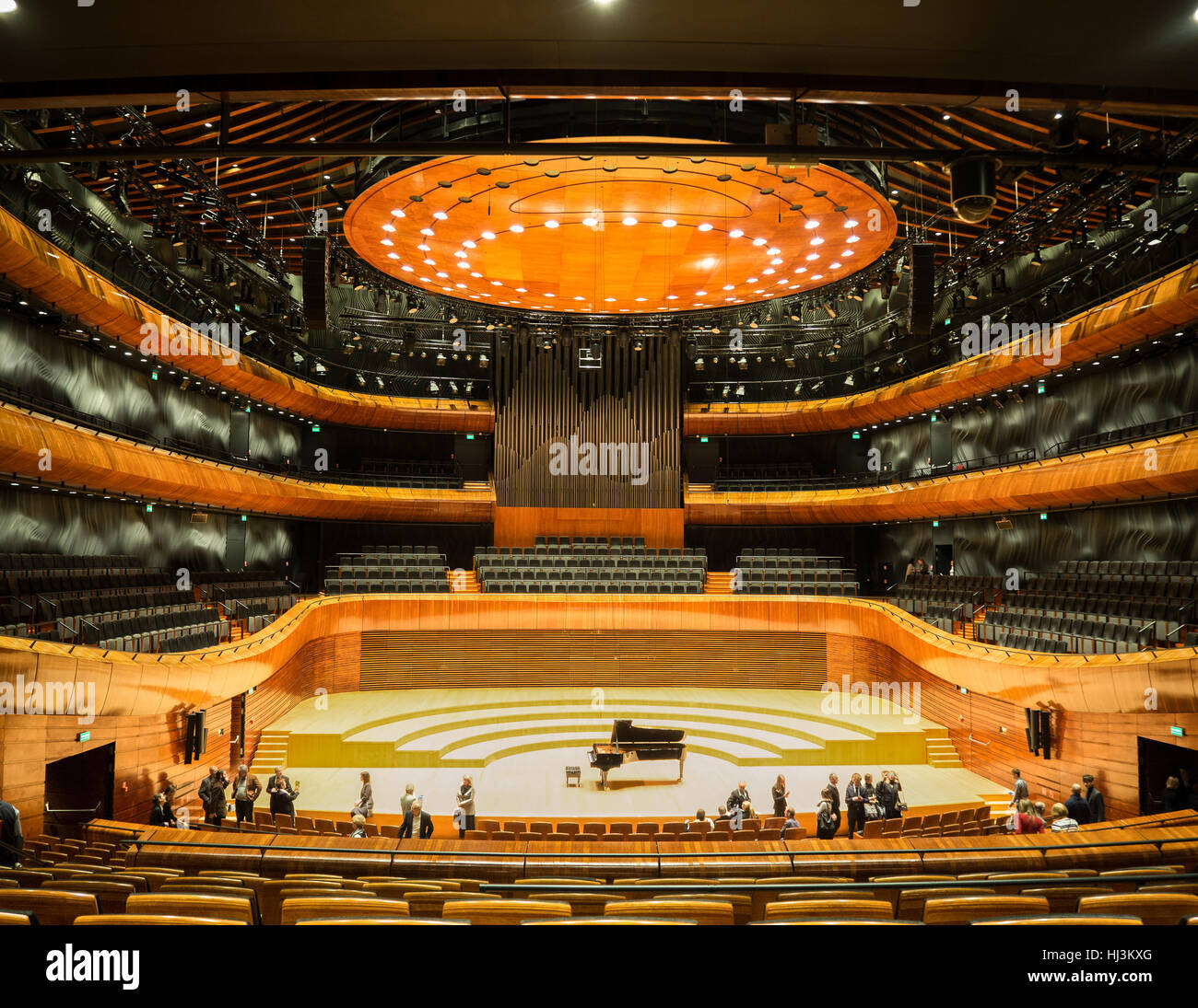 KATOWICE, Polen - 14. Januar 2017: Innere des modernen Konzertsaal von der nationalen Symphonic Orchester des polnischen Radio (NOSPR) in Kattowitz, Polen. Stockfoto