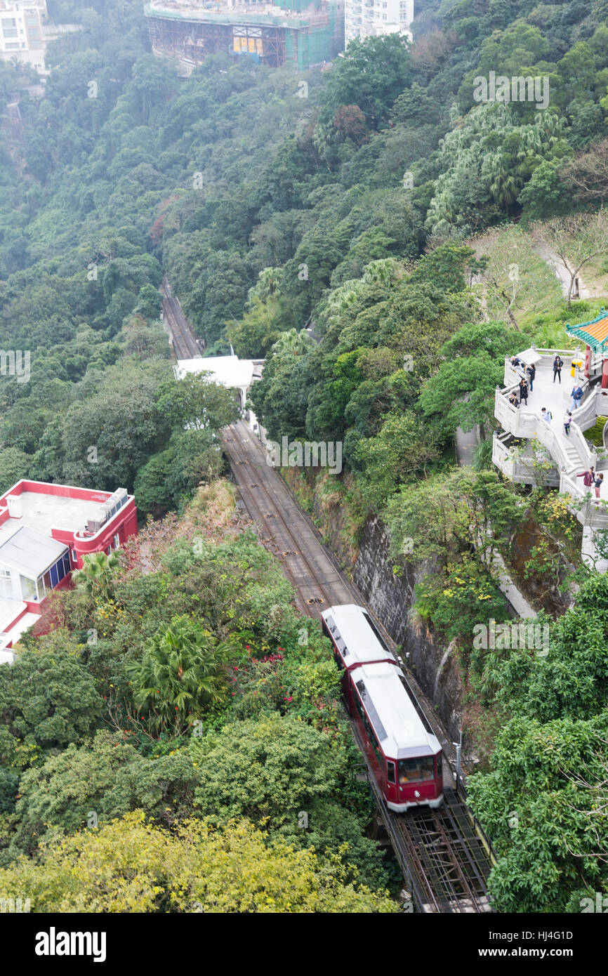 Straßenbahn, wie es in Richtung Hong Kong Peak steigt Stockfoto