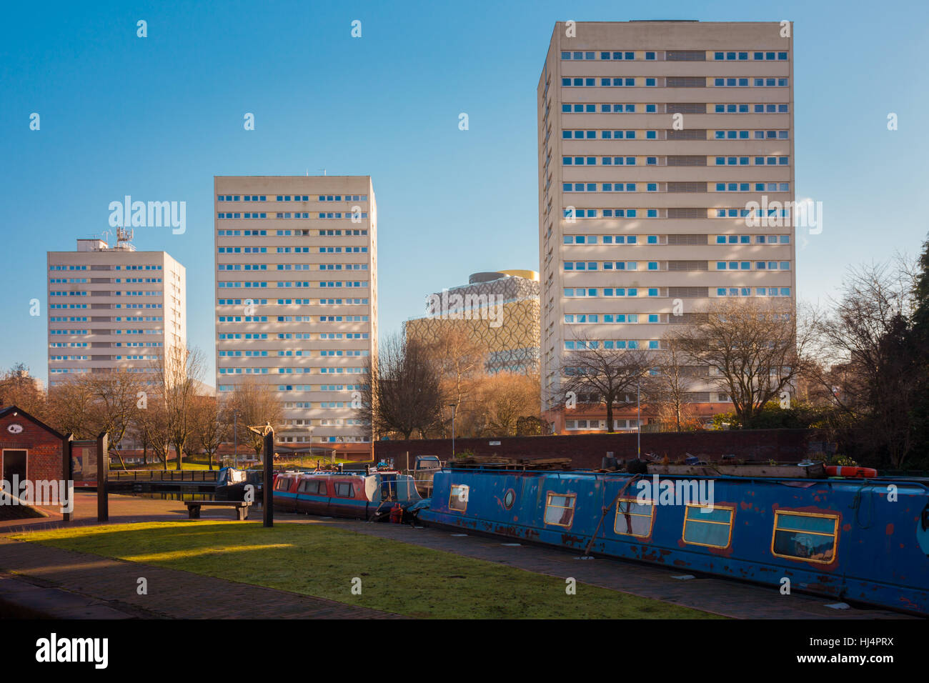 Stadtzentrum Hochhäusern oder Hochhaus neben einem Kanal, Birmingham UK Stockfoto