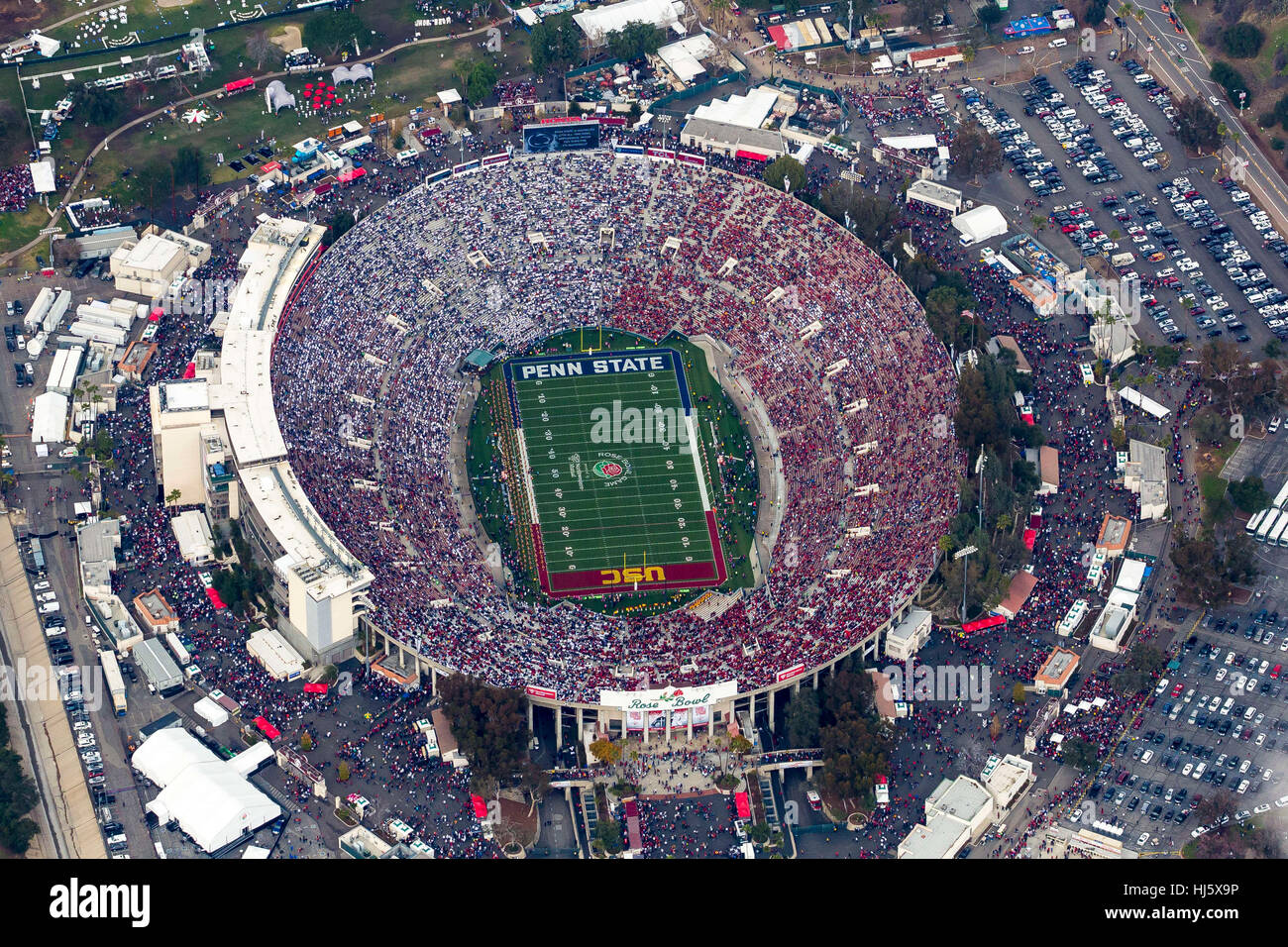 Pasadena, Kalifornien, USA. 2. Januar 2017. Luftbild von der Rose Bowl während der 2017 Rose Bowl-Spiel-Credit: Mark Holtzman/ZUMA Draht/Alamy Live News Stockfoto