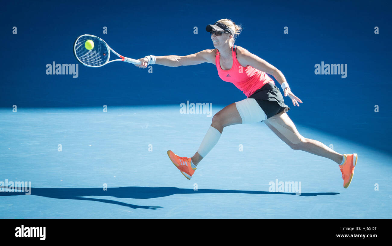 Melbourne, Australien. 26. Januar 2017. Kroatiens Mirjana Lucic-Baroni gibt den Ball während der Frauen Singles Halbfinale gegen Vereinigte Staaten Serena Williams bei den Australian Open Tennis Championships in Melbourne, Australien, 26. Januar 2017 zurück. Serena Williams gewann mit 2: 0 und bis ins Finale. Bildnachweis: Xinhua/Alamy Live-Nachrichten Stockfoto