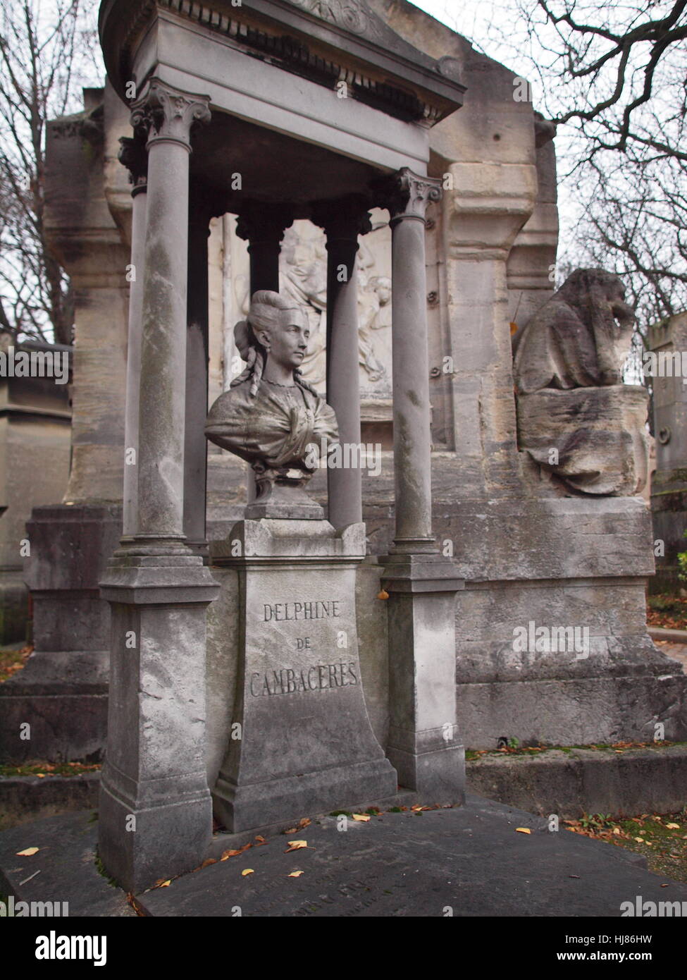 Eindringliche und poetische Grab von Delphine de Cambaceres in Friedhof Pere Lachaise Paris Stockfoto