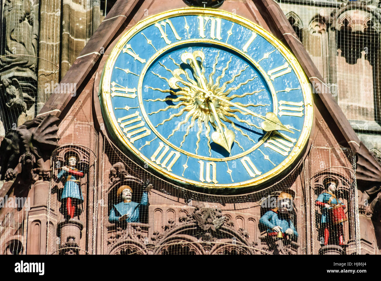 Nürnberg, Nürnberg: Altstadt; Hauptmarkt; Frau-Kirche; Kunst-Uhr mit der "Mann läuft", Mittelfranken, Mittelfranken, Bayern, Bayern, Deutschland Stockfoto