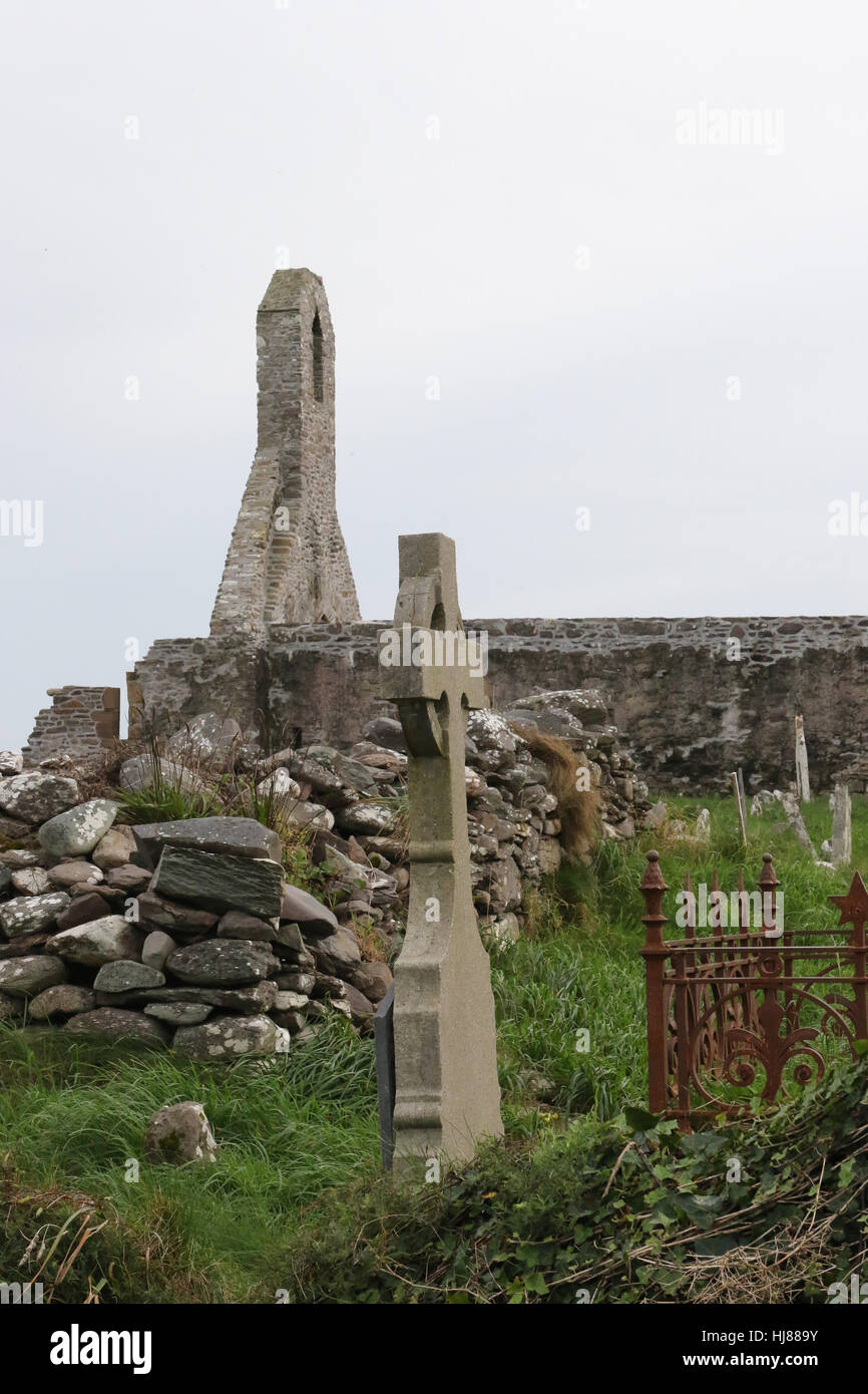 Ballinskelligs Priory an der Küste von Ballinskelligs, County Kerry, Irland. Stockfoto