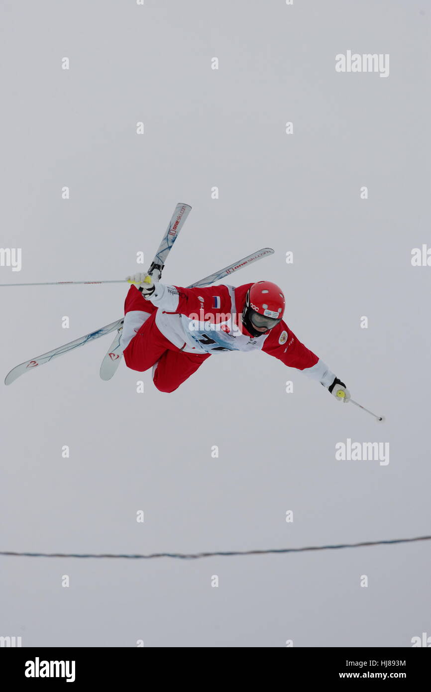Miki Ito von Japan im Wettbewerb bei der FIS Freestyle Ski Welt Cup 2017 statt Val Saint-Come, Quebec. 21. Januar 2017 Stockfoto