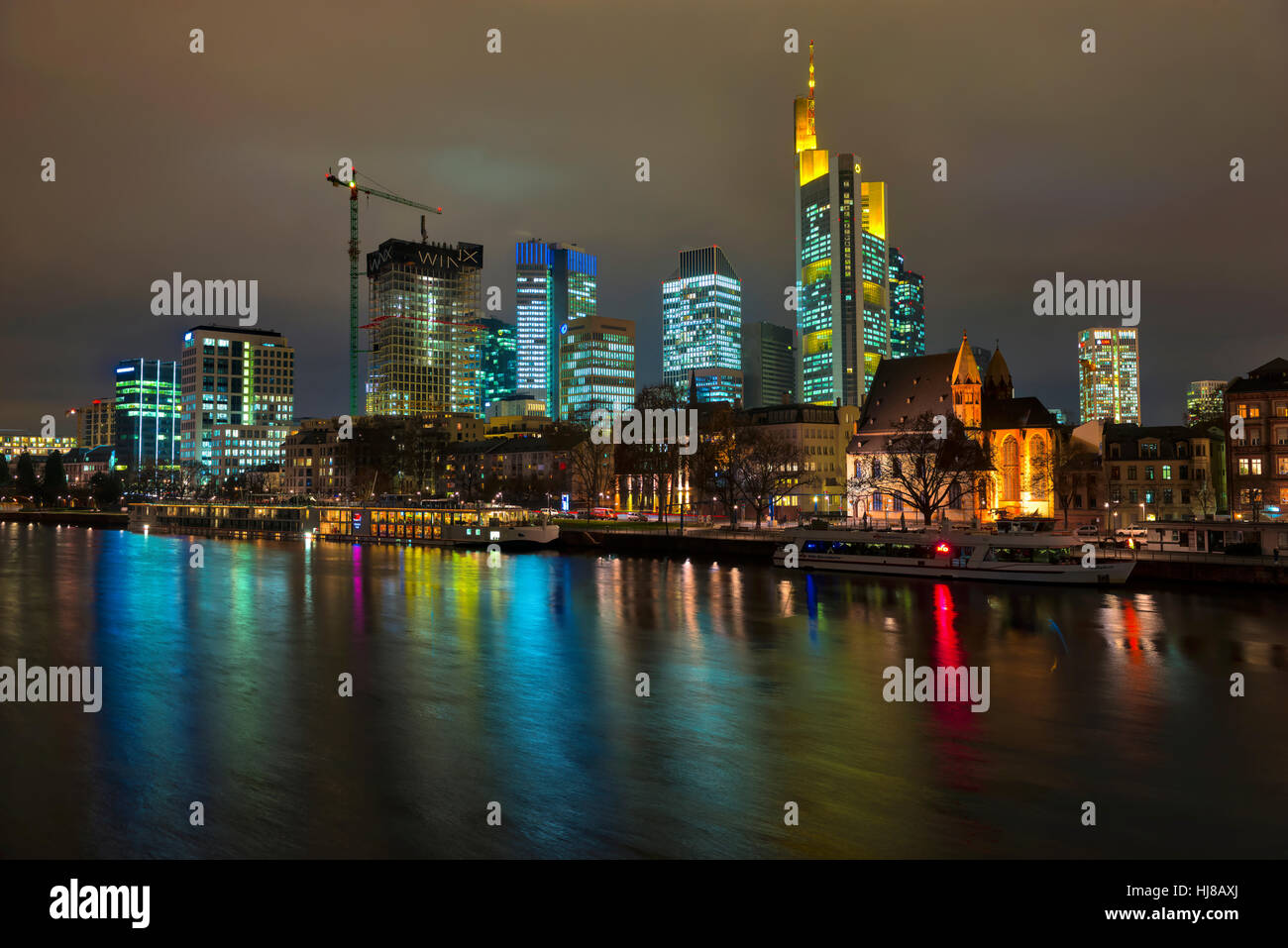 Ansicht des Skykline von Iron Bridge, Commerzbank-Tower, Union Investment Wolkenkratzer, WINX Highrise, Nacht, Frankfurt am Main, Hessen Stockfoto