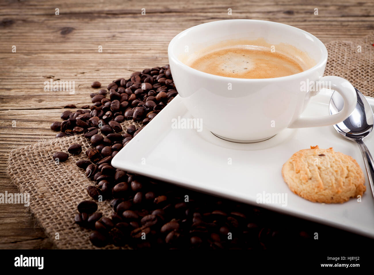 heißen schwarzen Kaffee mit hausgemachtem Gebäck Stockfoto