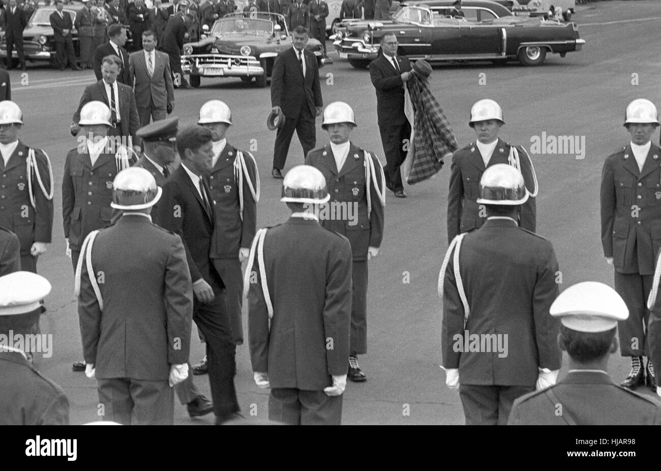 Kennedy auf dem Militärflugplatz in Wiesbaden Erbenheim am 26.06.1963 - der vierte Tag seines Besuchs in Deutschland - kurz bevor Sie an Bord der Air Force One mit Destination Berlin. Stockfoto